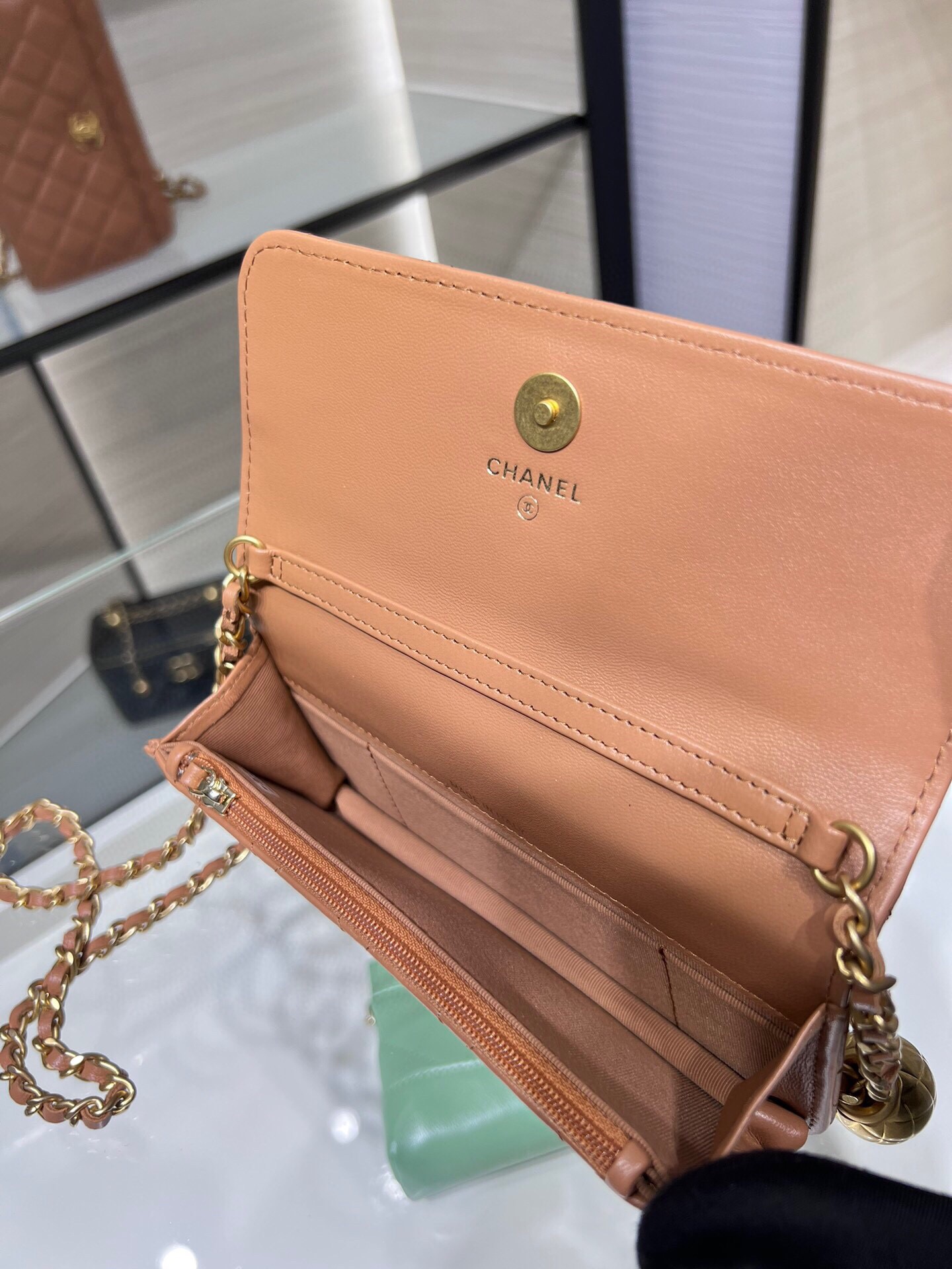 Wallet On Chain with Pearl Crush Ball（Caramel） - Mocuir