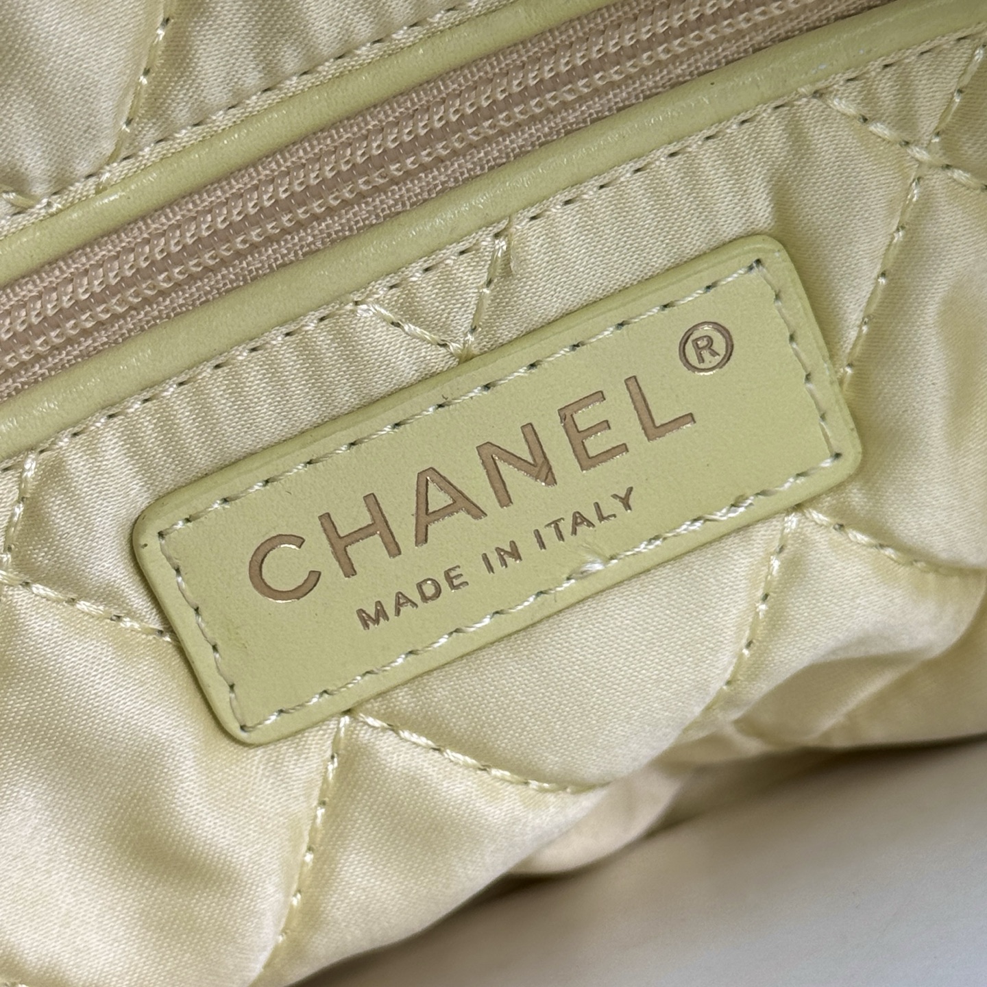 22 Bag Quilted Shiny Calfskin in Light Yellow (Gold Hardware) - Mocuir