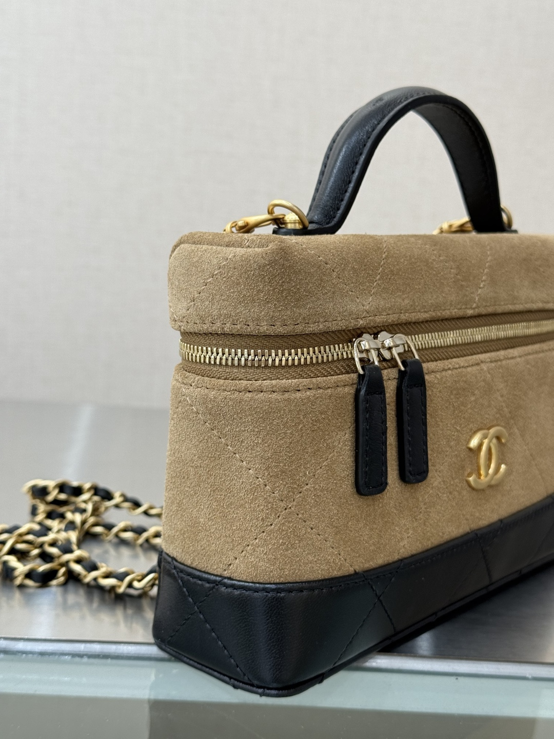 Small Vanity Case in Suede & Lambskin - Mocuir