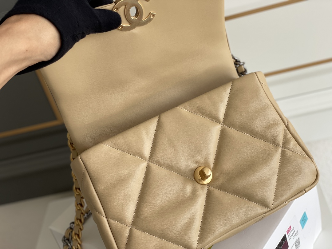 19 Handbag in Beige Quilted Shiny Lambskin with Gold-Tone, Silver-Tone & Ruthenium-Finish Metal (Model AS1160) - Mocuir