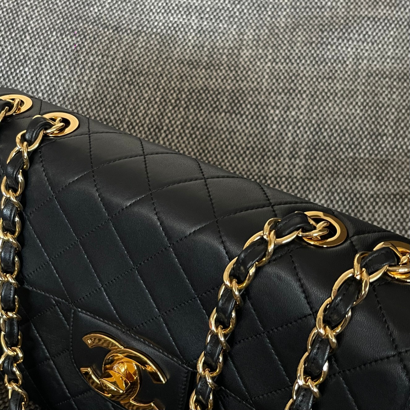 Classic Flap Quilted Lambskin Shoulder Bag in Black (Gold Hardware) - Mocuir