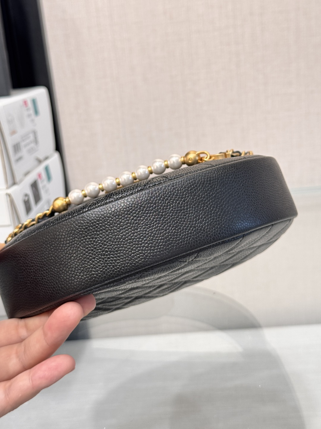 24C Pearl Chain Hobo Bag（Black） - Mocuir