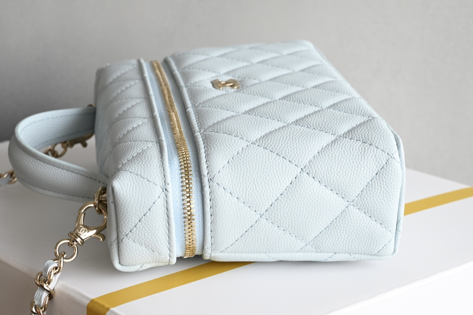 Small Vanity Case (LP Lunch Box Bag) in Baby Blue Quilted Caviar Calfskin with Light Gold-Tone Hardware (25C/25S Collection) - Mocuir