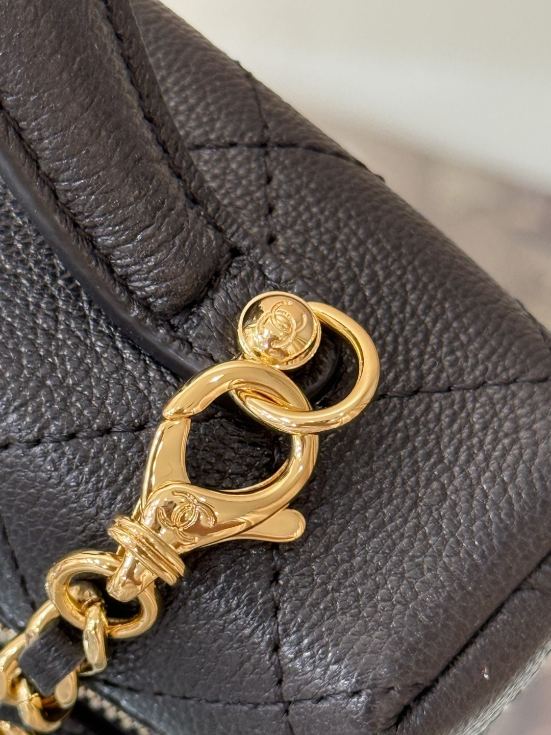 Clutch with Chain (LP Style Bag) - Mocuir