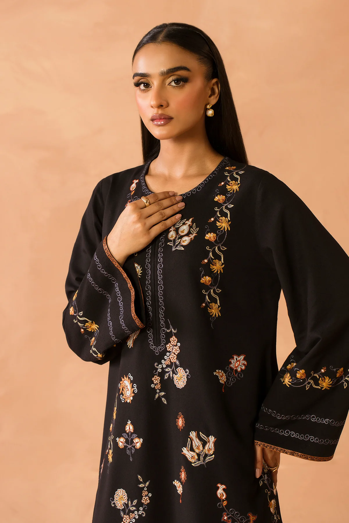 KARANDI | EMBROIDERED