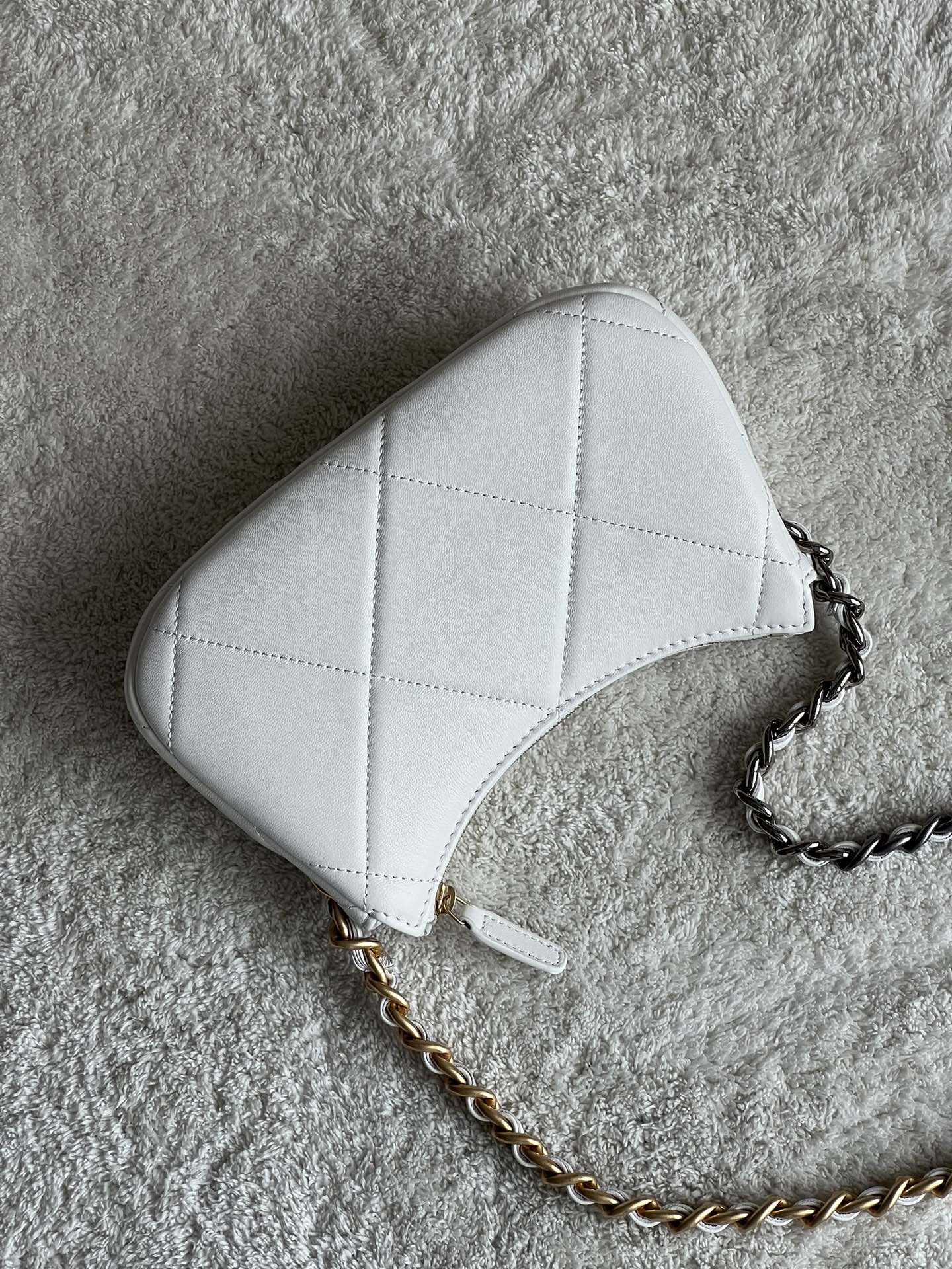 19 Half Moon Hobo Bag in White Quilted Lambskin with Gold-Tone and Ruthenium-Finish Hardware - Mocuir