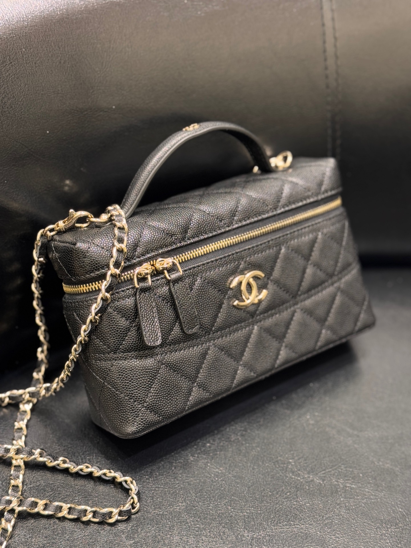 26C Black Caviar Quilted Long Vanity Case (LP Style) with Gold Hardware - Mocuir