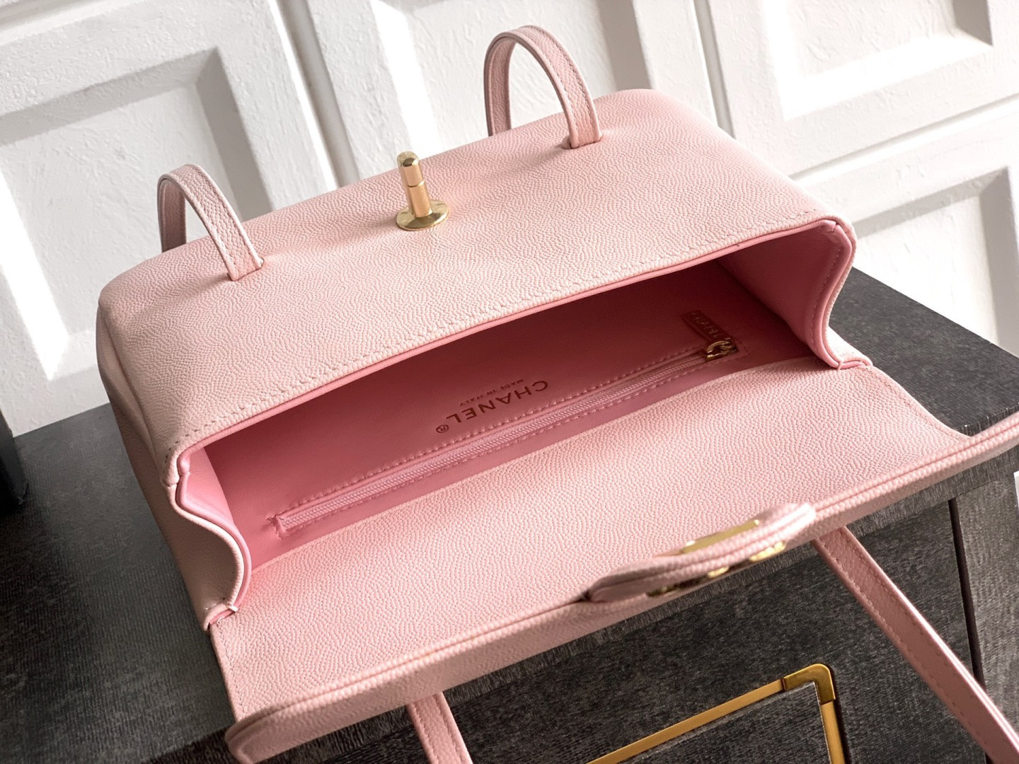 Preppy Coco Small Flap Bag (AS4818) in Light Pink Grained Calfskin with Gold-Tone Hardware, 26P Pre-Fall Collection - Mocuir