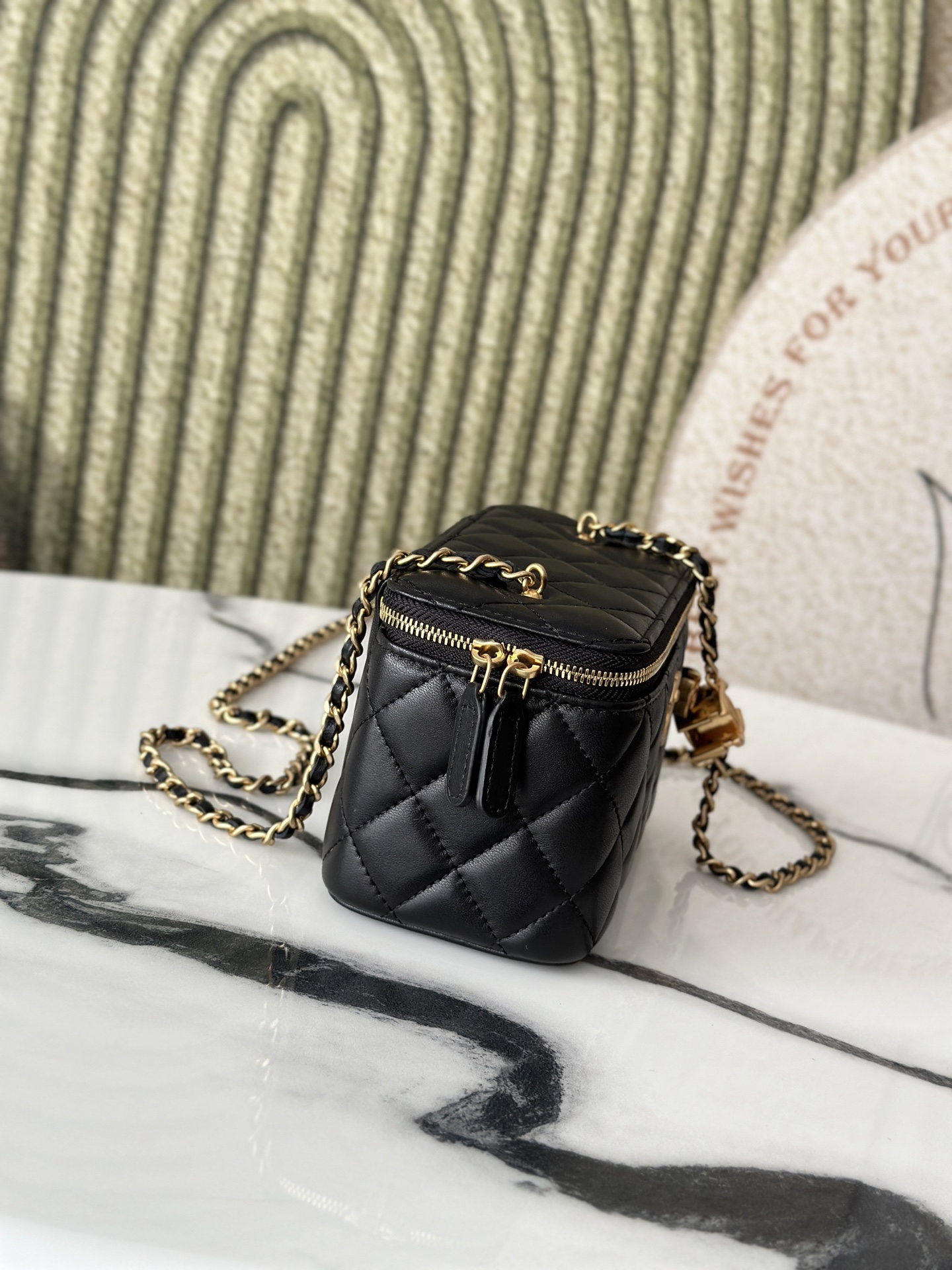 Mini Vanity Case with CC Charms - Mocuir