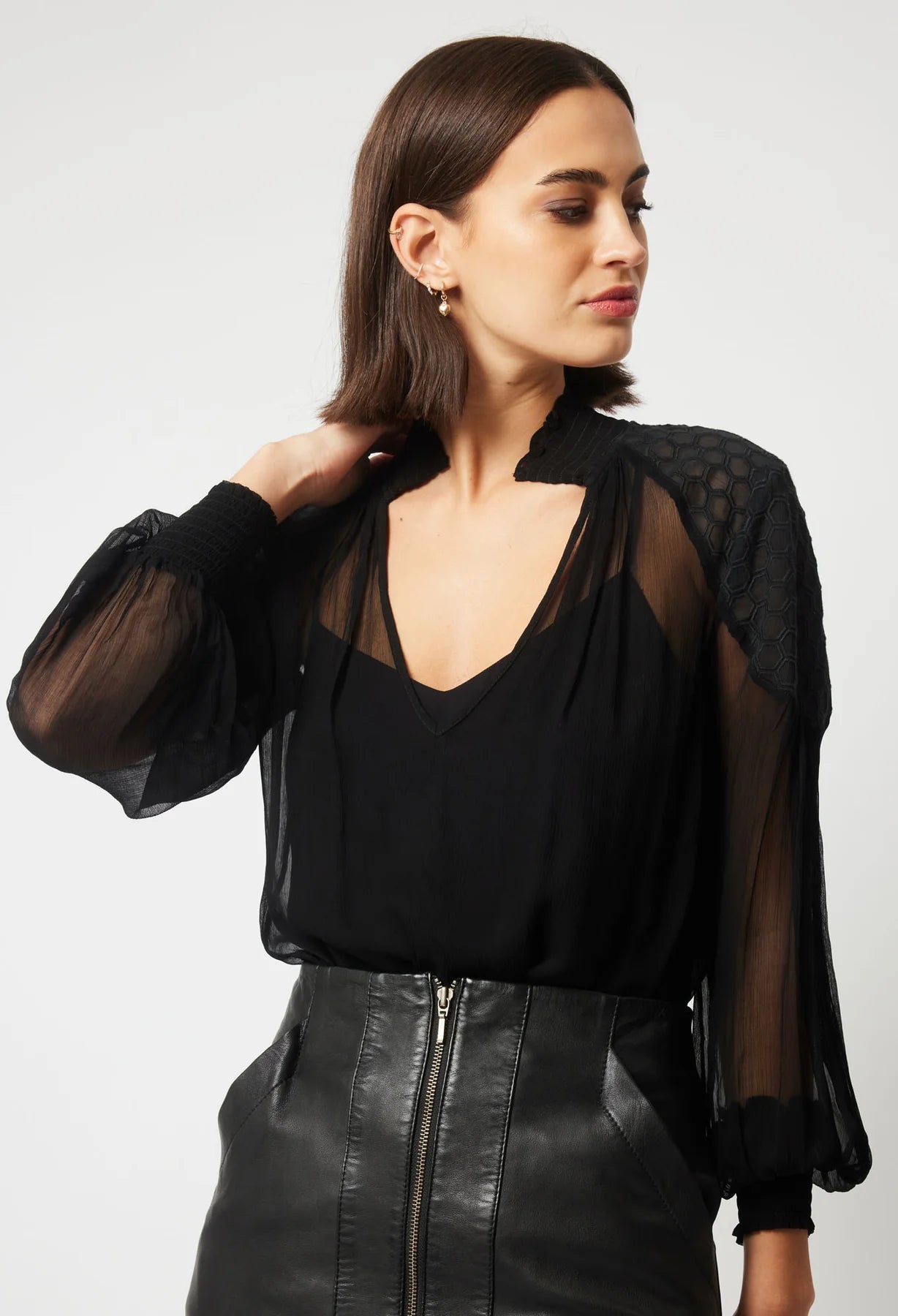 Scallop Charm Blouse‌