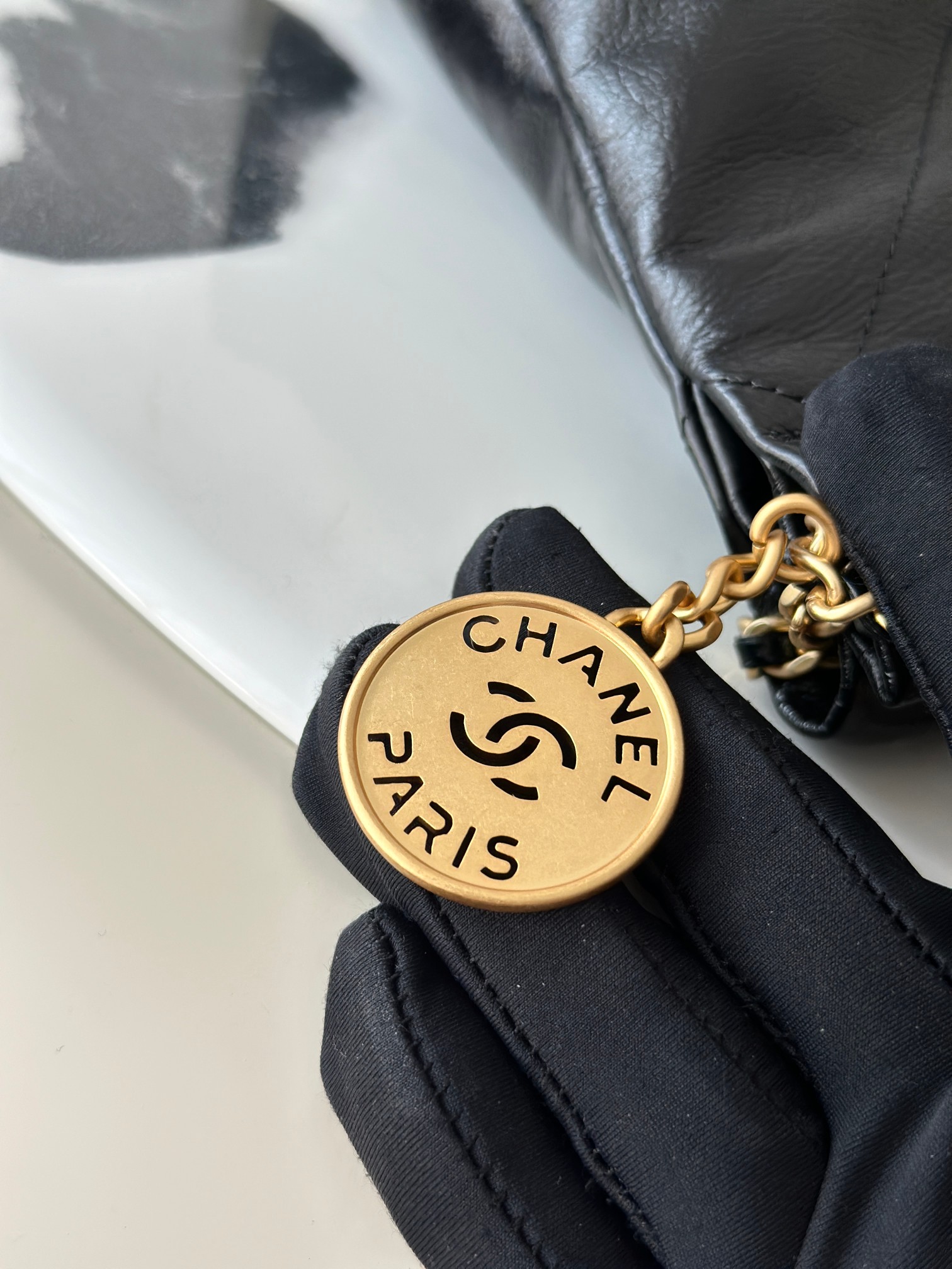 22 Mini Black Pearl Edition Hobo Bag - Mocuir