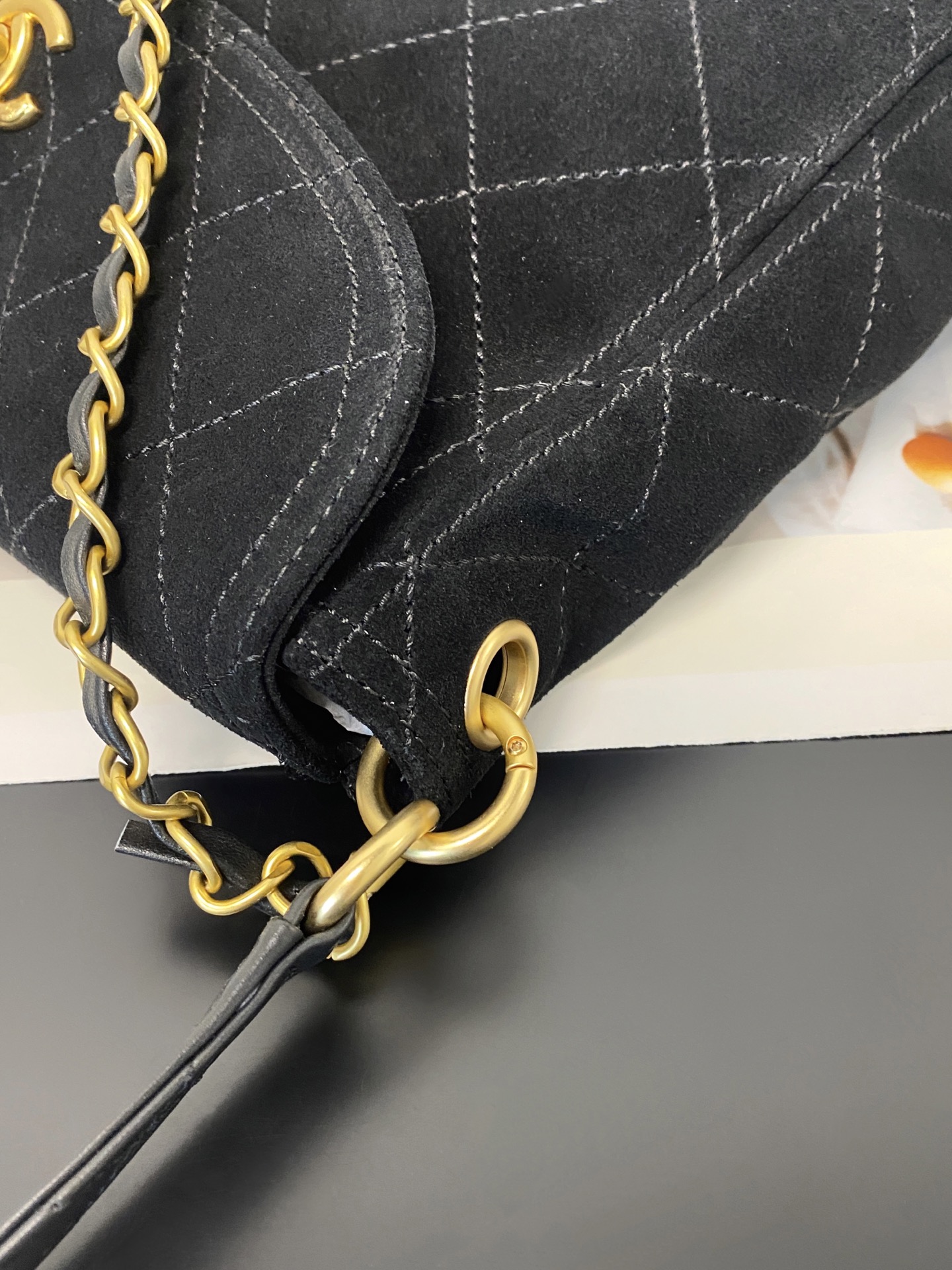 26C Cruise Quilted Suede Shoulder Bag with Calfskin Trim and Gold-Tone Hardware（Black） - Mocuir