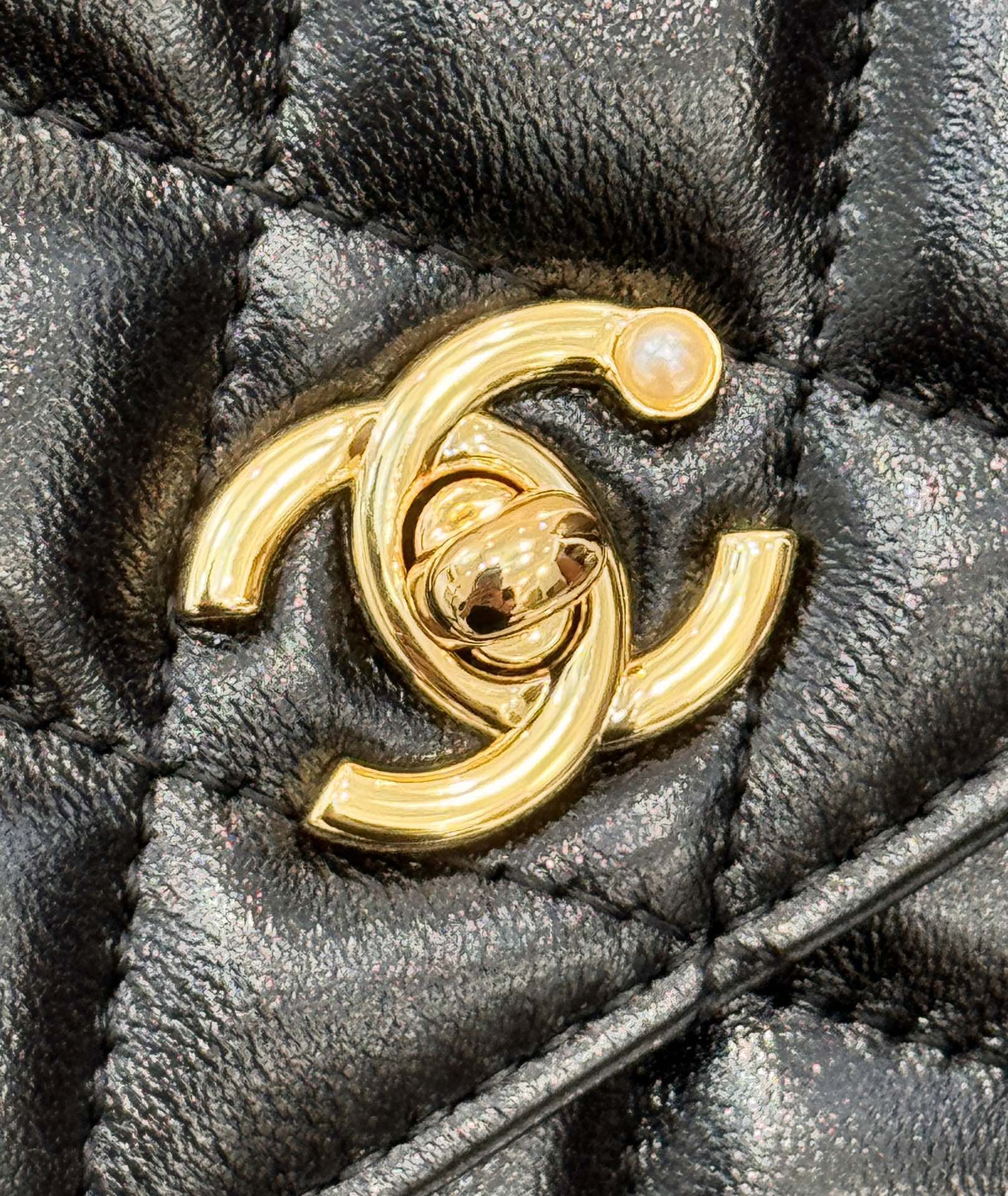 Classic Wallet On Chain (WOC) with Pearl Detail in Black Quilted Lambskin with Light Gold-Tone Hardware - Mocuir