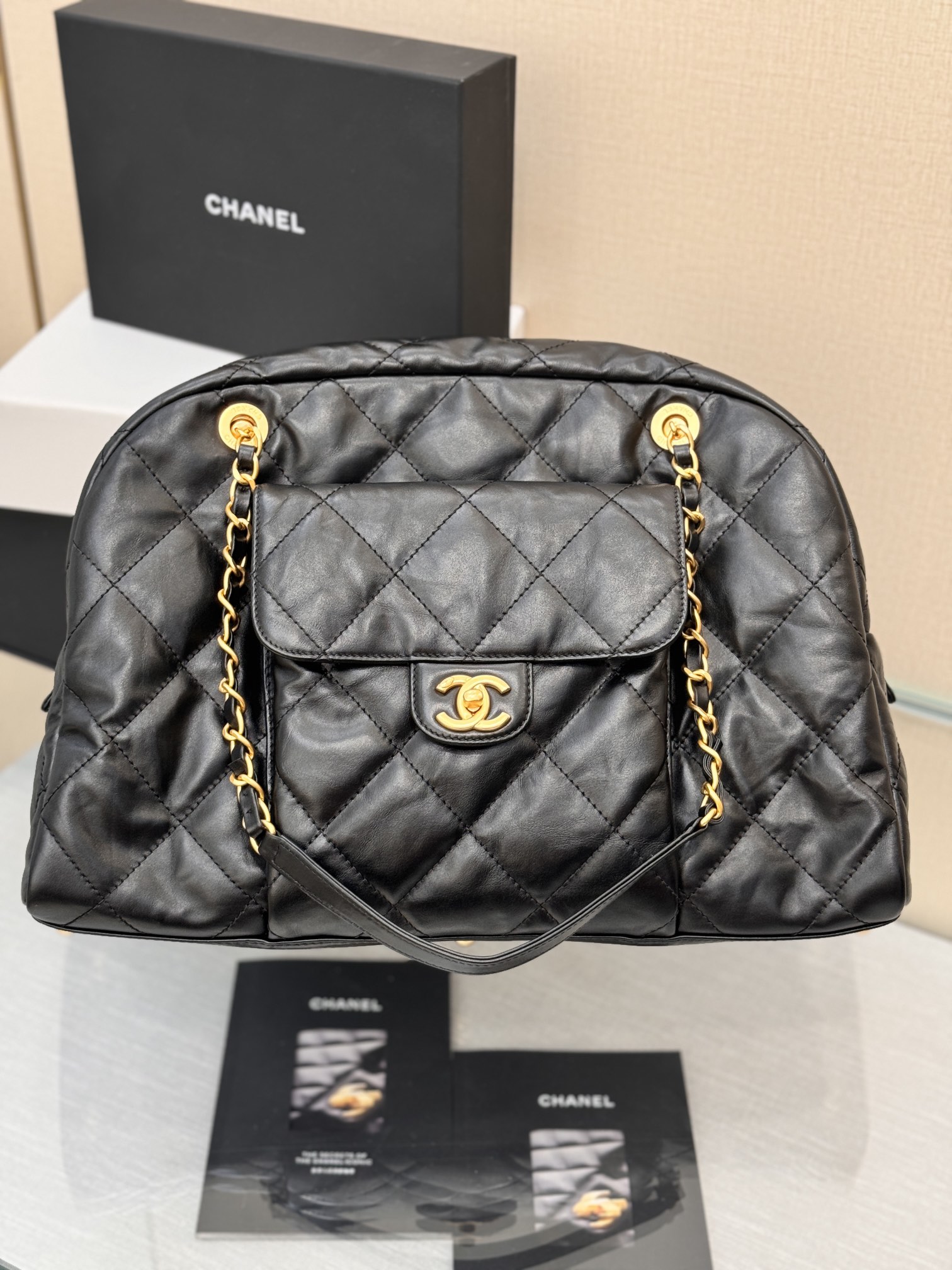 Quilted Waxed Calfskin Bowling Bag with Gold-Tone Hardware - Mocuir