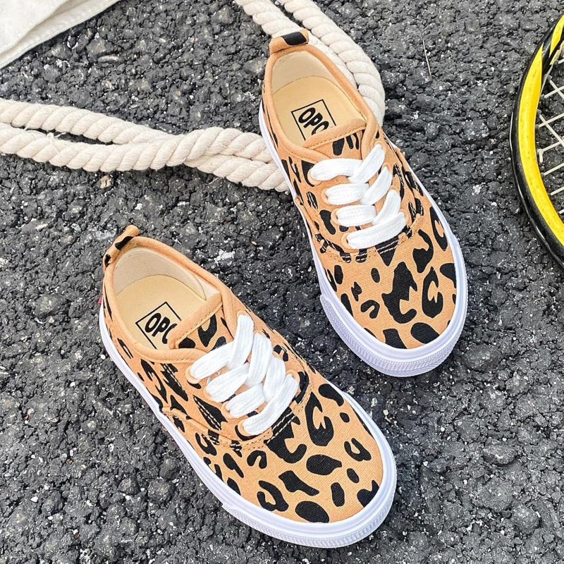 White Boys and Girls Low Top Sports Shoes