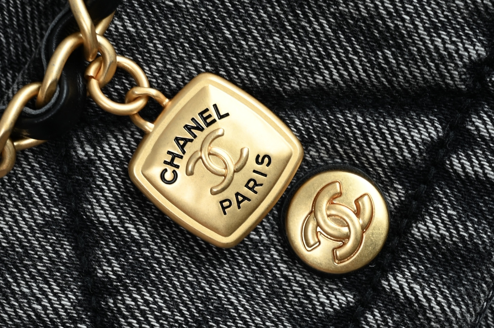 25K Cruise Collection Washed Black Denim Hobo Tote Bag with Double Pockets & Gold-Tone Hardware (Model AS5727) - Mocuir