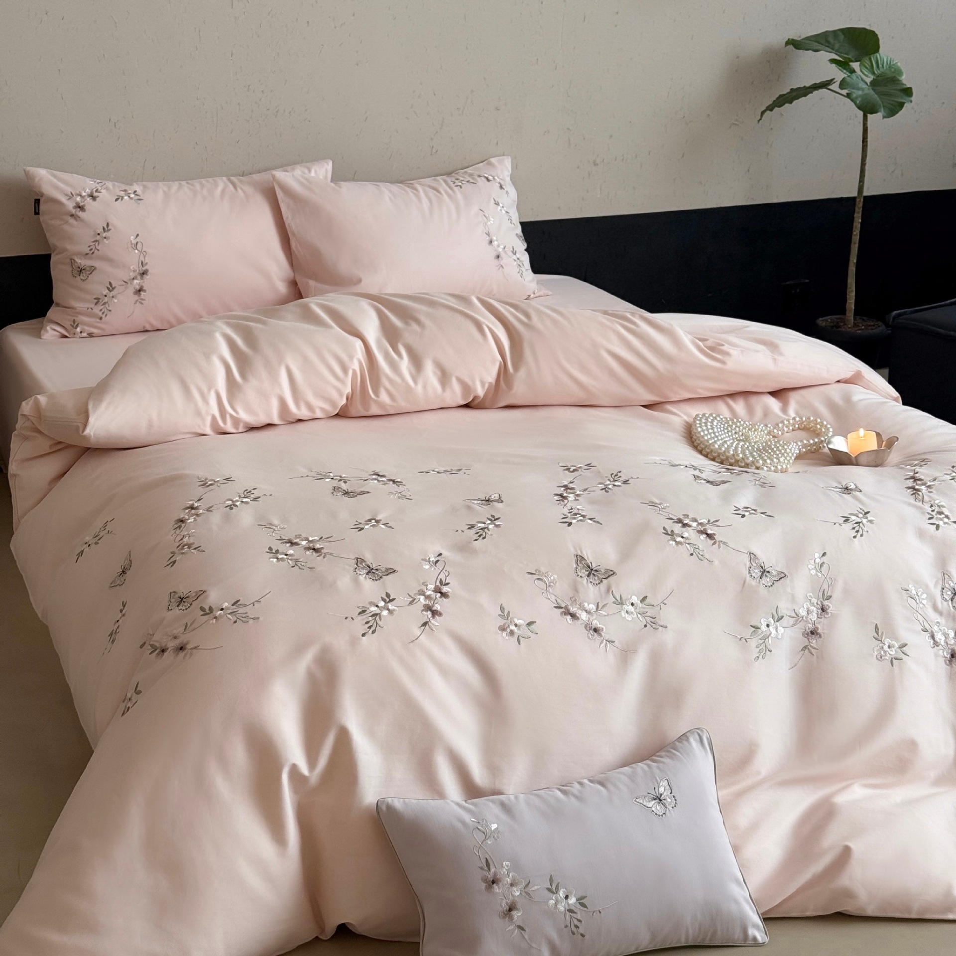 Cotton long-staple cotton four-piece cotton embroidered quilt cover bedding set of 4