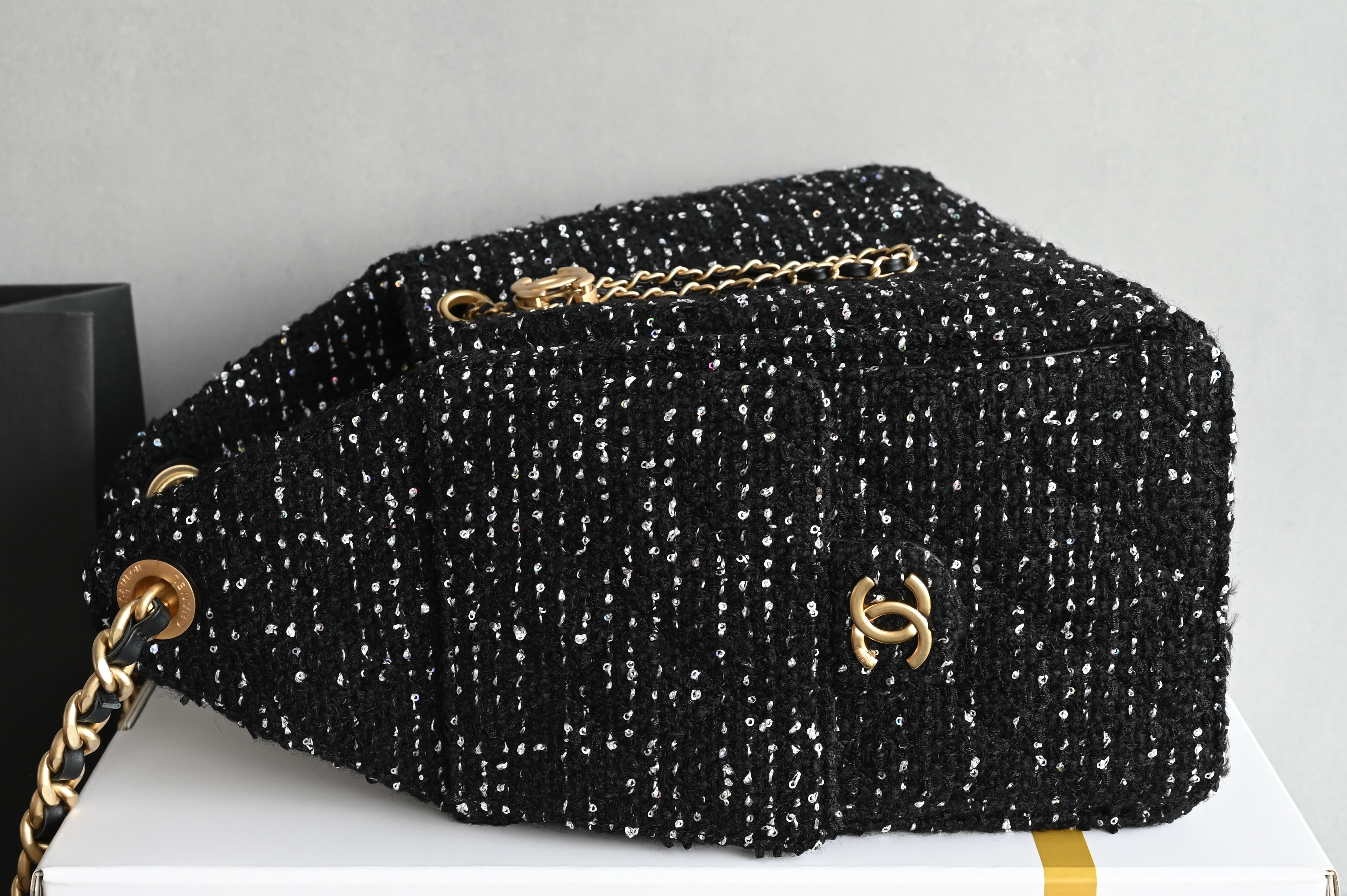 Chain Decor Hobo Bag（Black Tweed with Silver Sparkle） - Mocuir