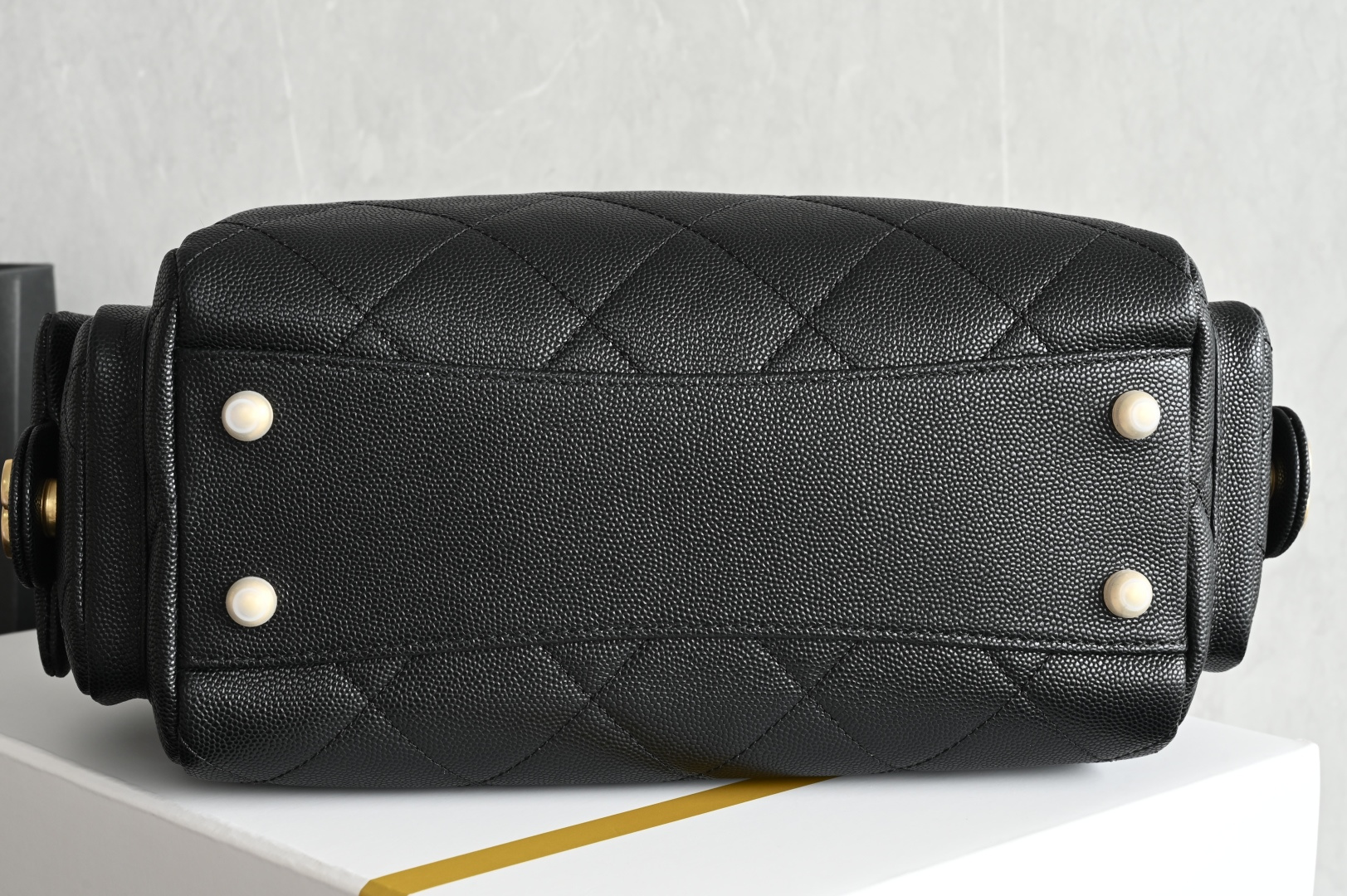 25K Fall-Winter Collection Quilted Grained Calfskin (Caviar) Bowling Bag with Gold-Tone Hardware & Side Pockets (Model AS5293) - Mocuir