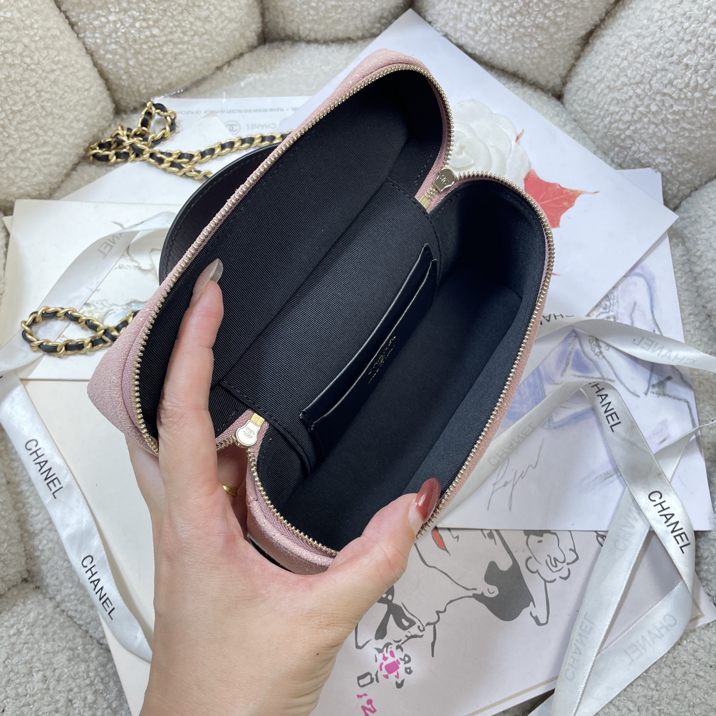 26S Slim Vanity Case with Chain in Sakura Pink Suede & Black Lambskin with Gold-Tone Hardware - Mocuir