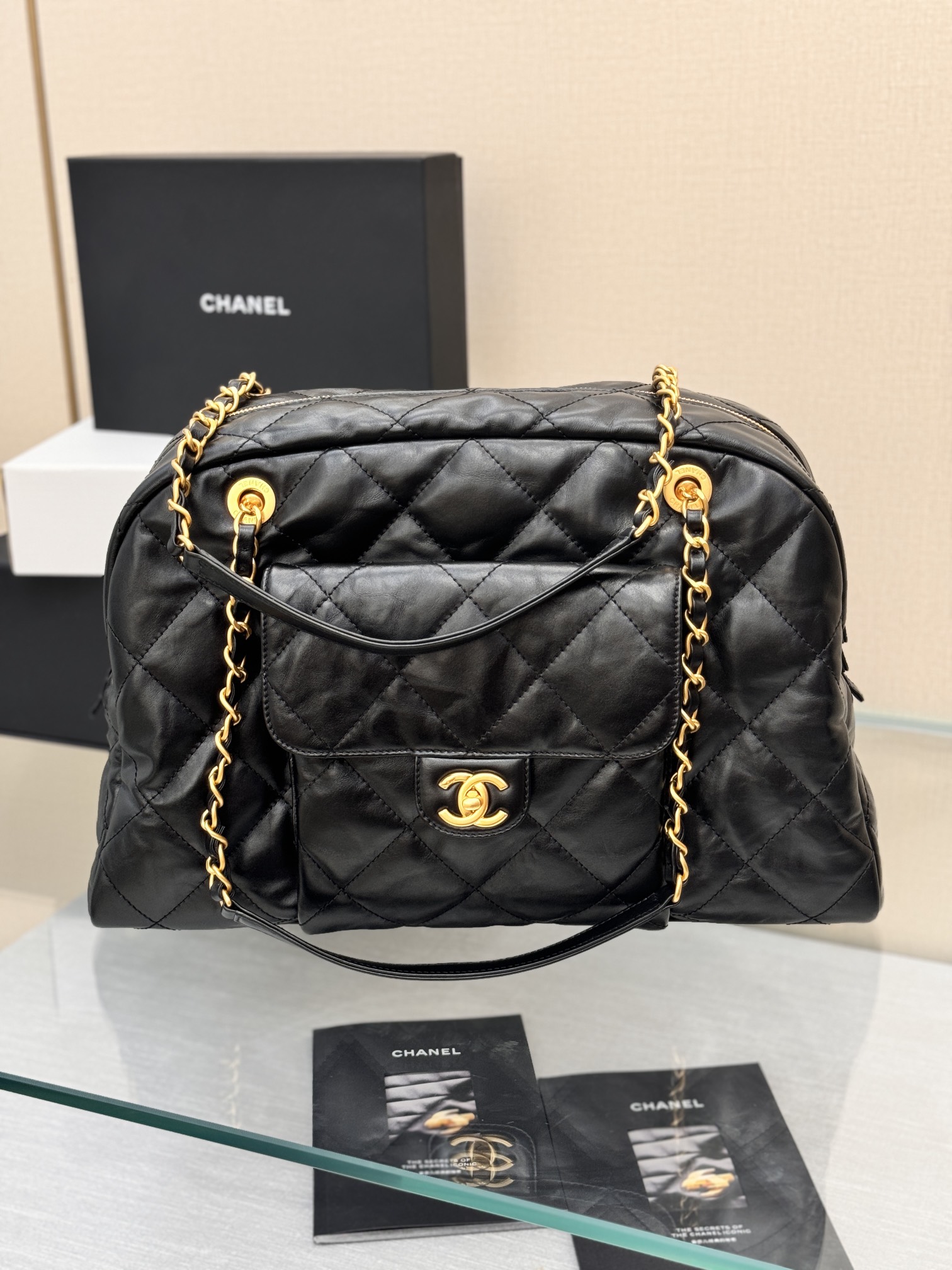 Quilted Waxed Calfskin Bowling Bag with Gold-Tone Hardware - Mocuir