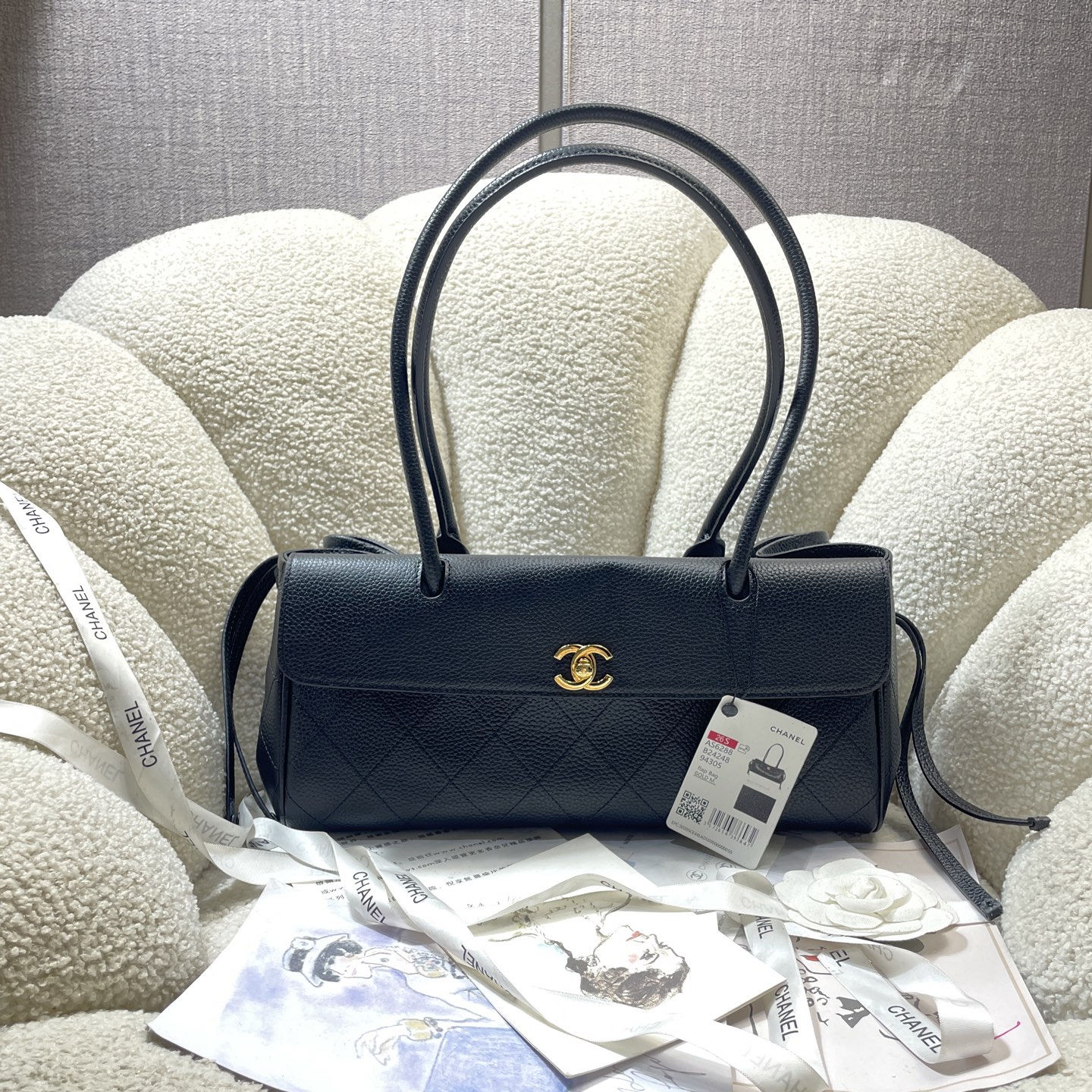 Spring-Summer 2026 Black Quilted Caviar Calfskin Long Handle Flap Bag with Gold-Tone Hardware - Mocuir