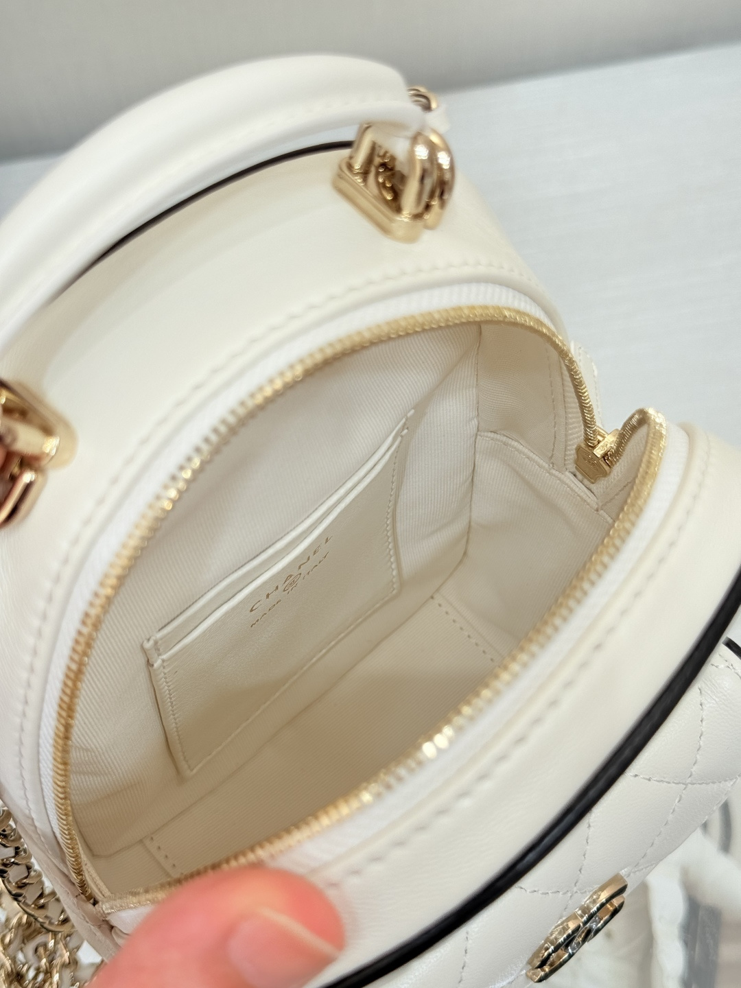Mini Backpack with Chain（White） - Mocuir