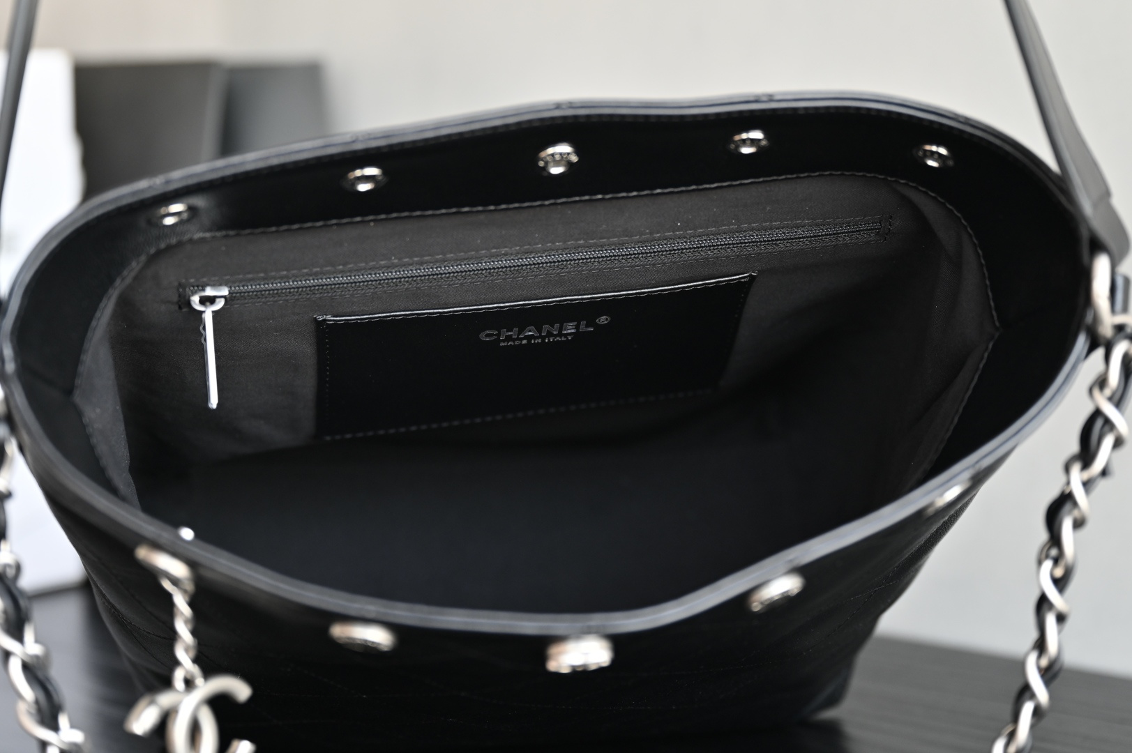 25P Cruise Collection Quilted Shiny Lambskin Hobo Tote Bag with Silver Studs & Chain (AS5406) - Mocuir