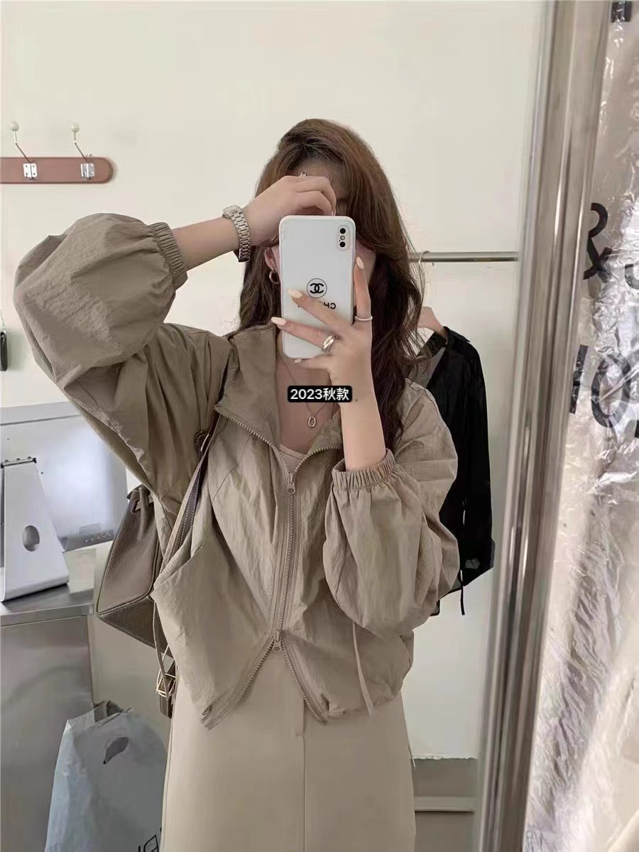 Women's short hooded sunscreen coat