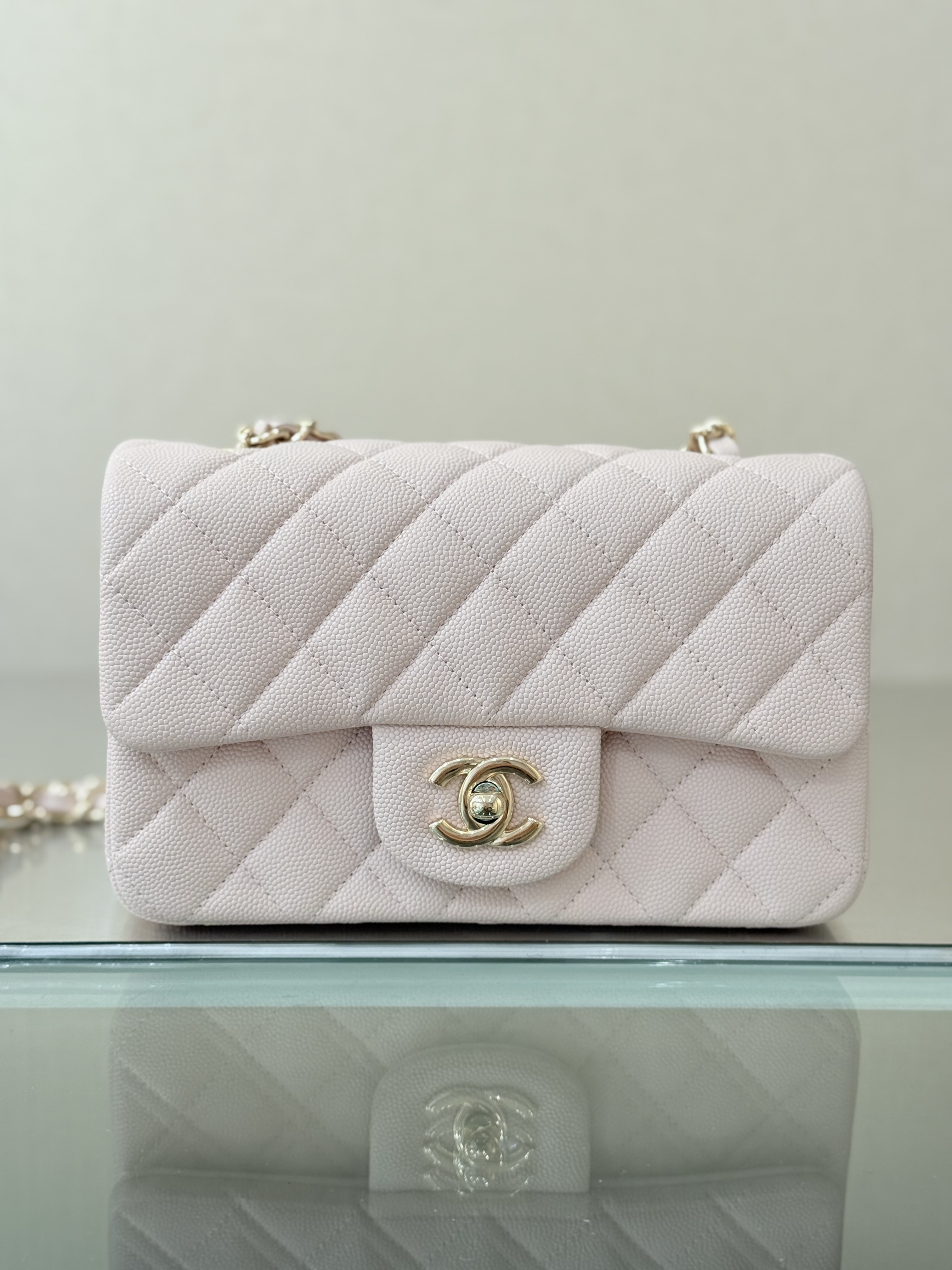 Mini Classic Flap Handbag（Off-White） - Mocuir