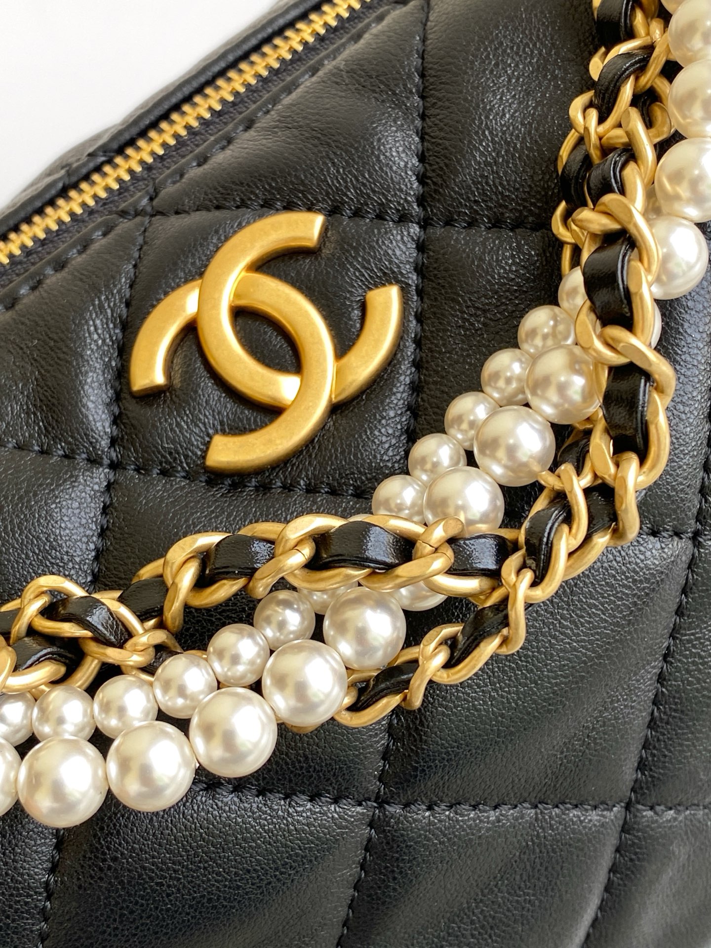 Quilted Lambskin Hobo Bag with Pearl Chain in Black (Gold Hardware) - Mocuir