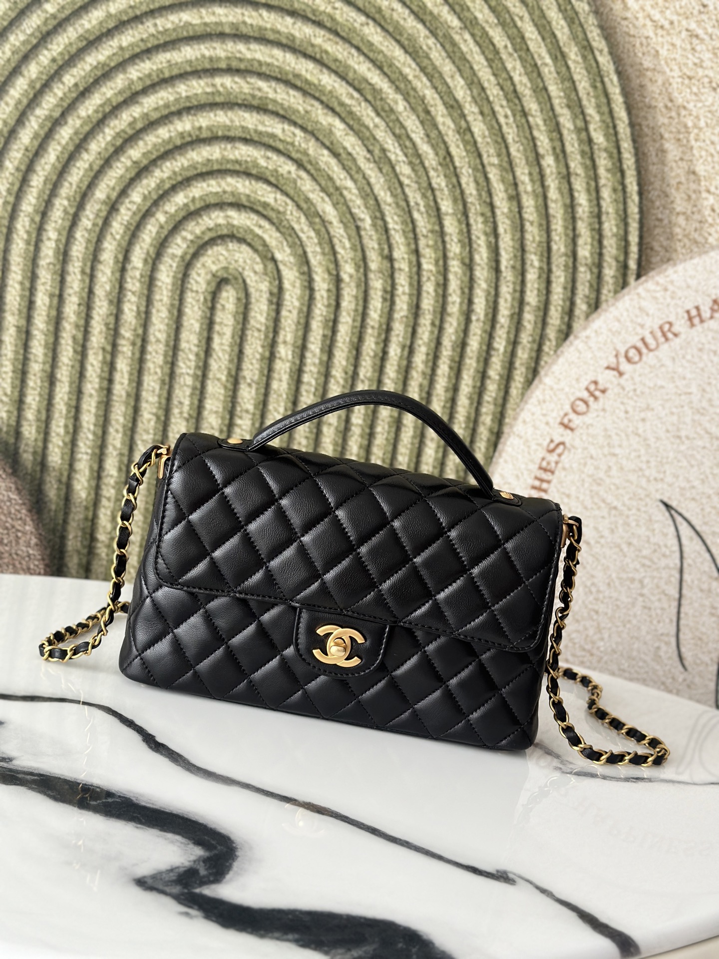 25C/26C Small Classic Flap with Top Handle - Mocuir