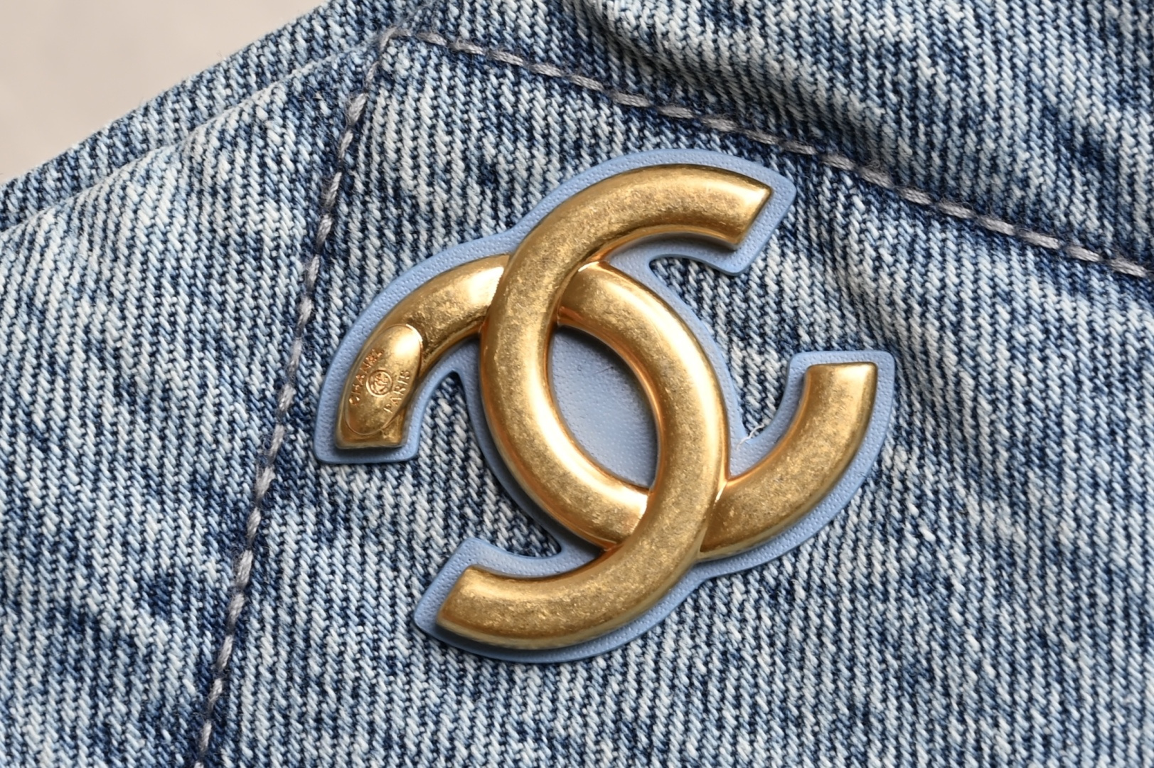 25K Cruise Collection Washed Denim Hobo Tote Bag with Double Pockets & Gold-Tone Hardware (Model AS5727) - Mocuir