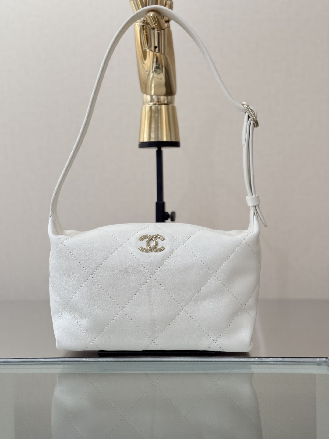 26P Hobo Shoulder Bag in White Quilted Lambskin with Light Gold-Tone Hardware - Mocuir
