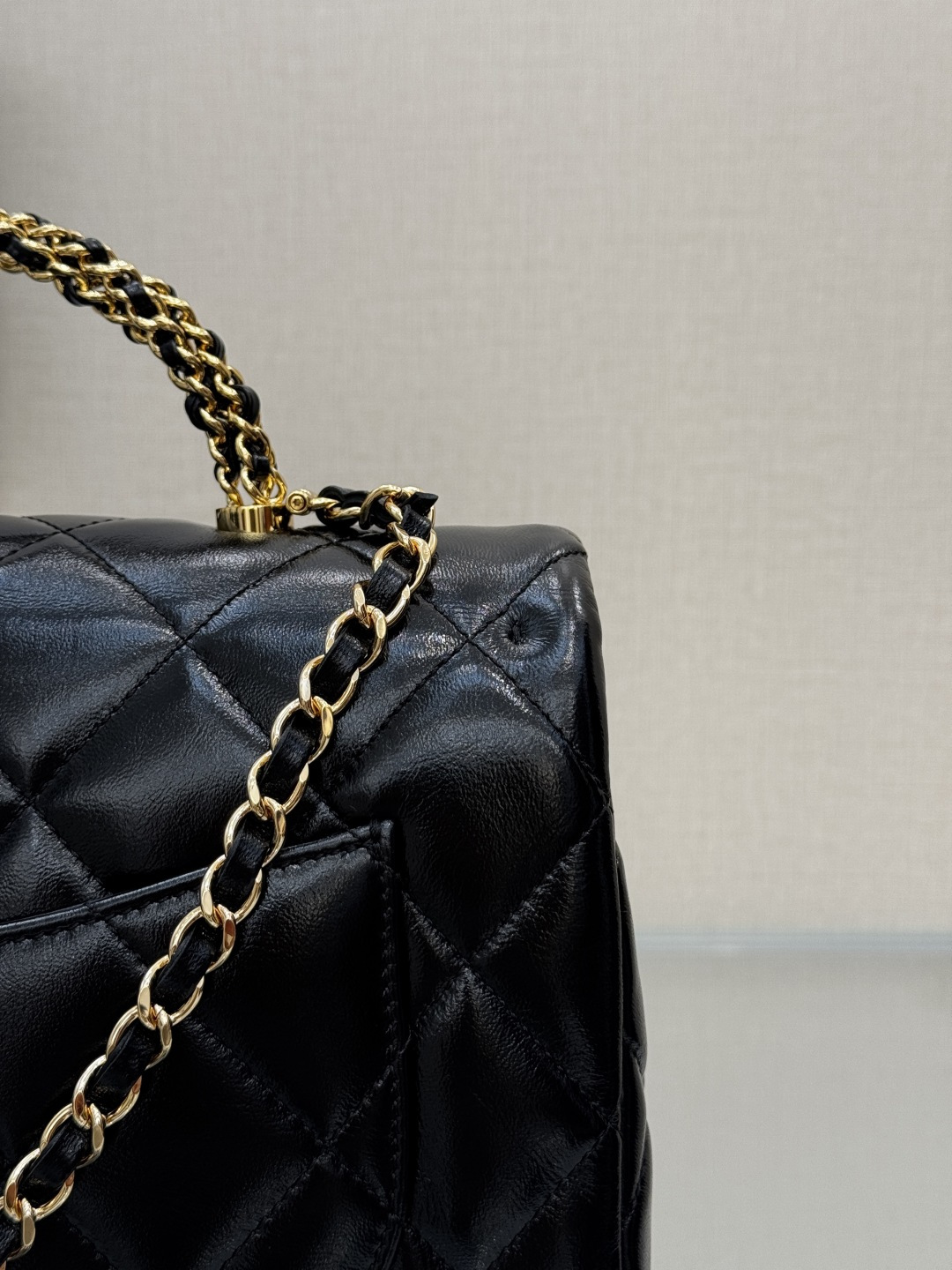 24B Classic Flap Large with Twist Handle in Black Waxed Lambskin with Gold-Tone Hardware (Model AS5166) - Mocuir