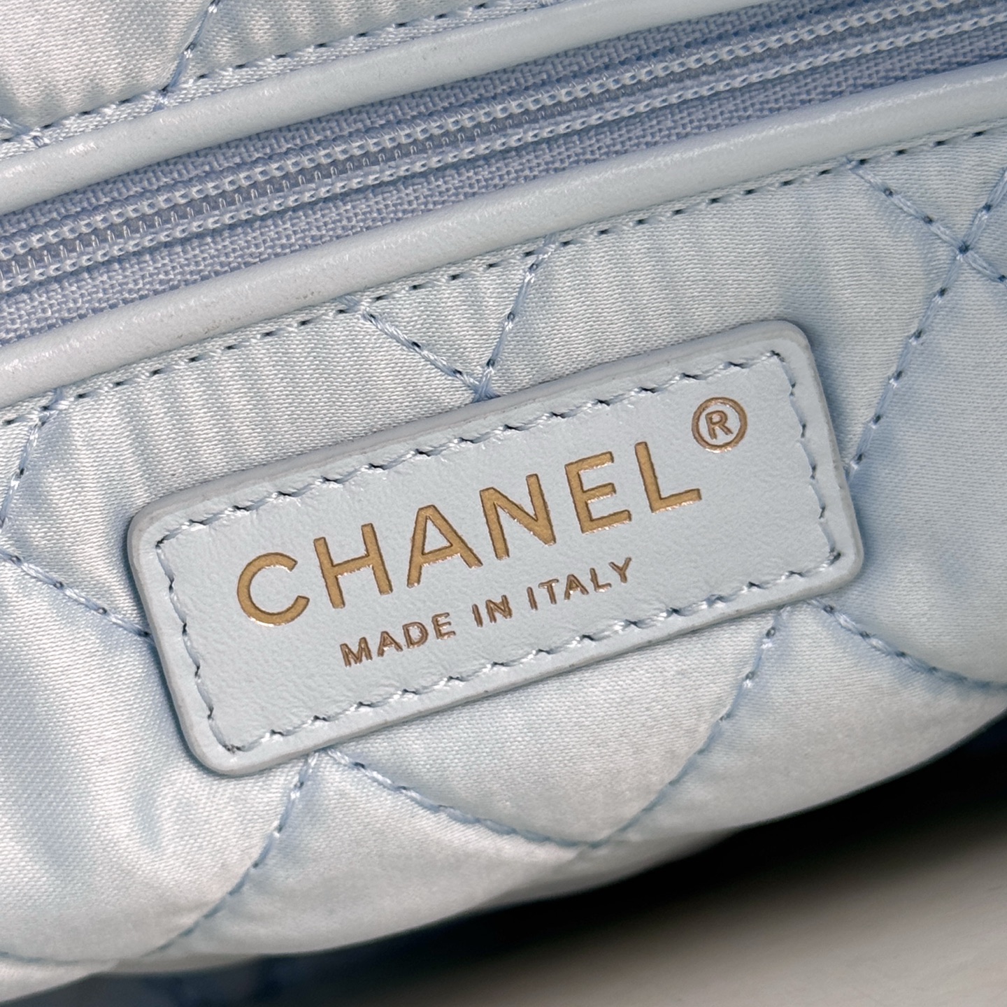 22 Bag Quilted Shiny Calfskin in Light Blue (Gold Hardware) - Mocuir