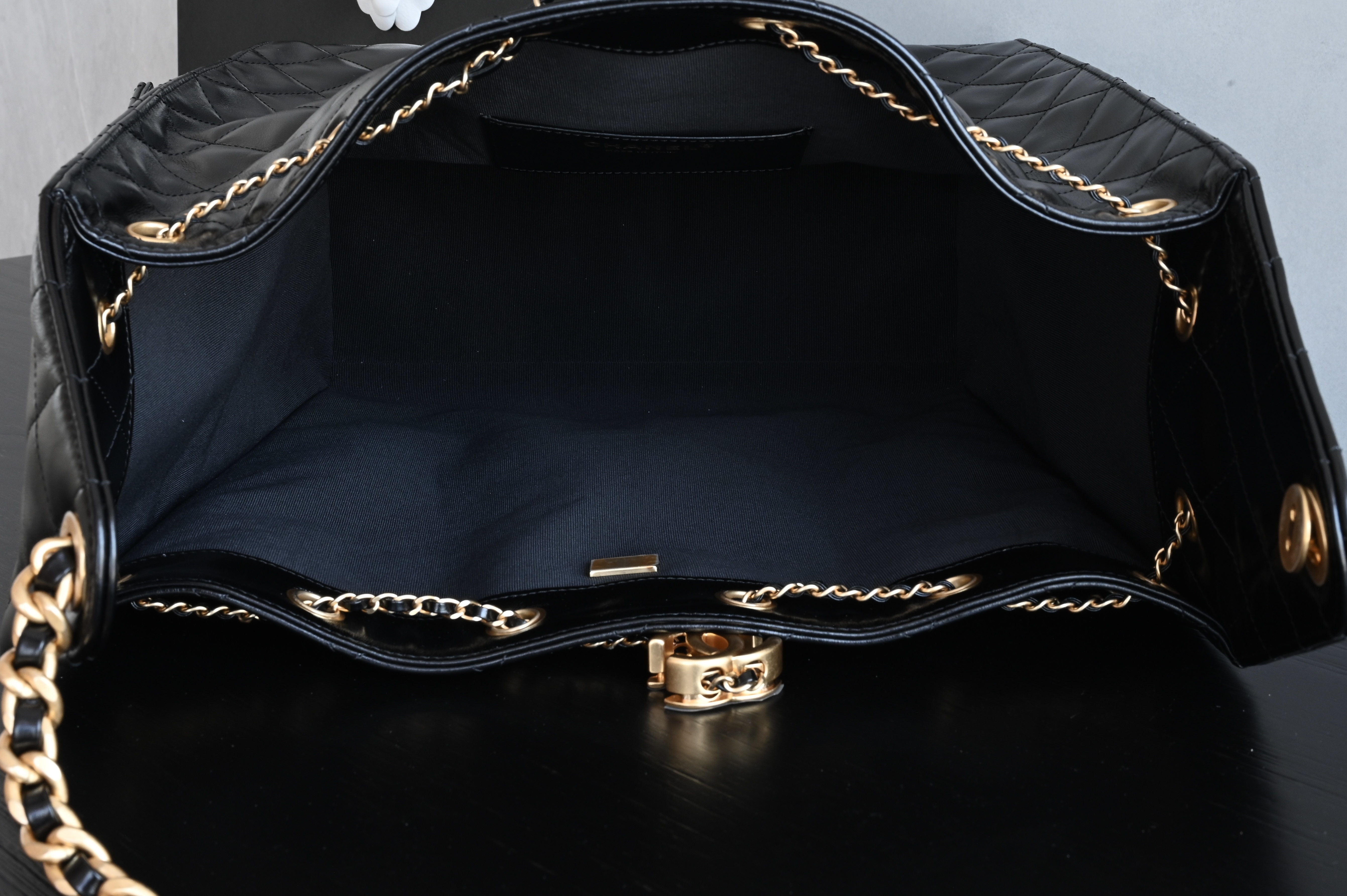 Chain Decor Hobo Bag（Noir） - Mocuir