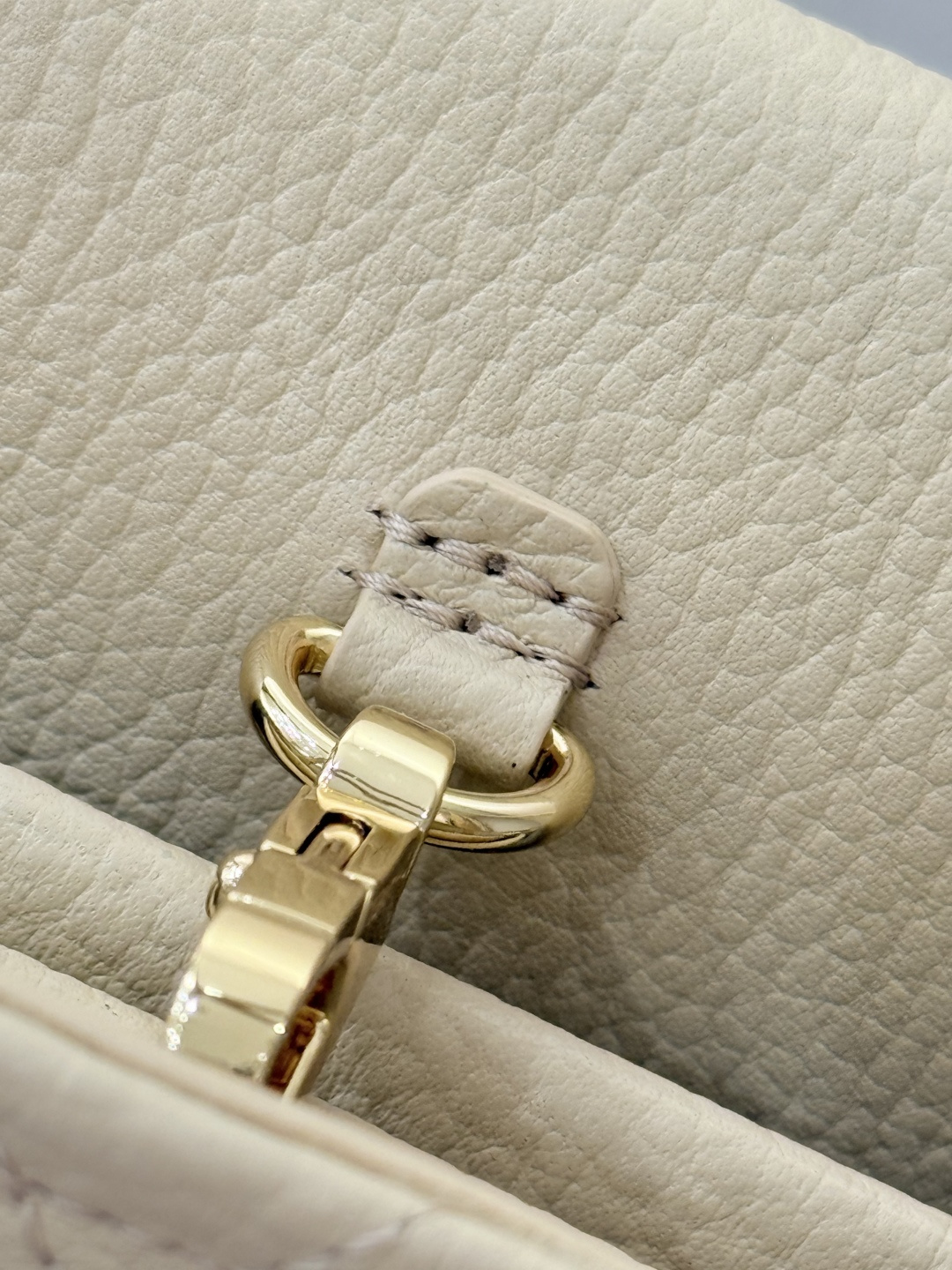 26P Cruise Preppy Coco Bowling Bag in Beige Caviar Leather with Gold-Tone Hardware - Mocuir