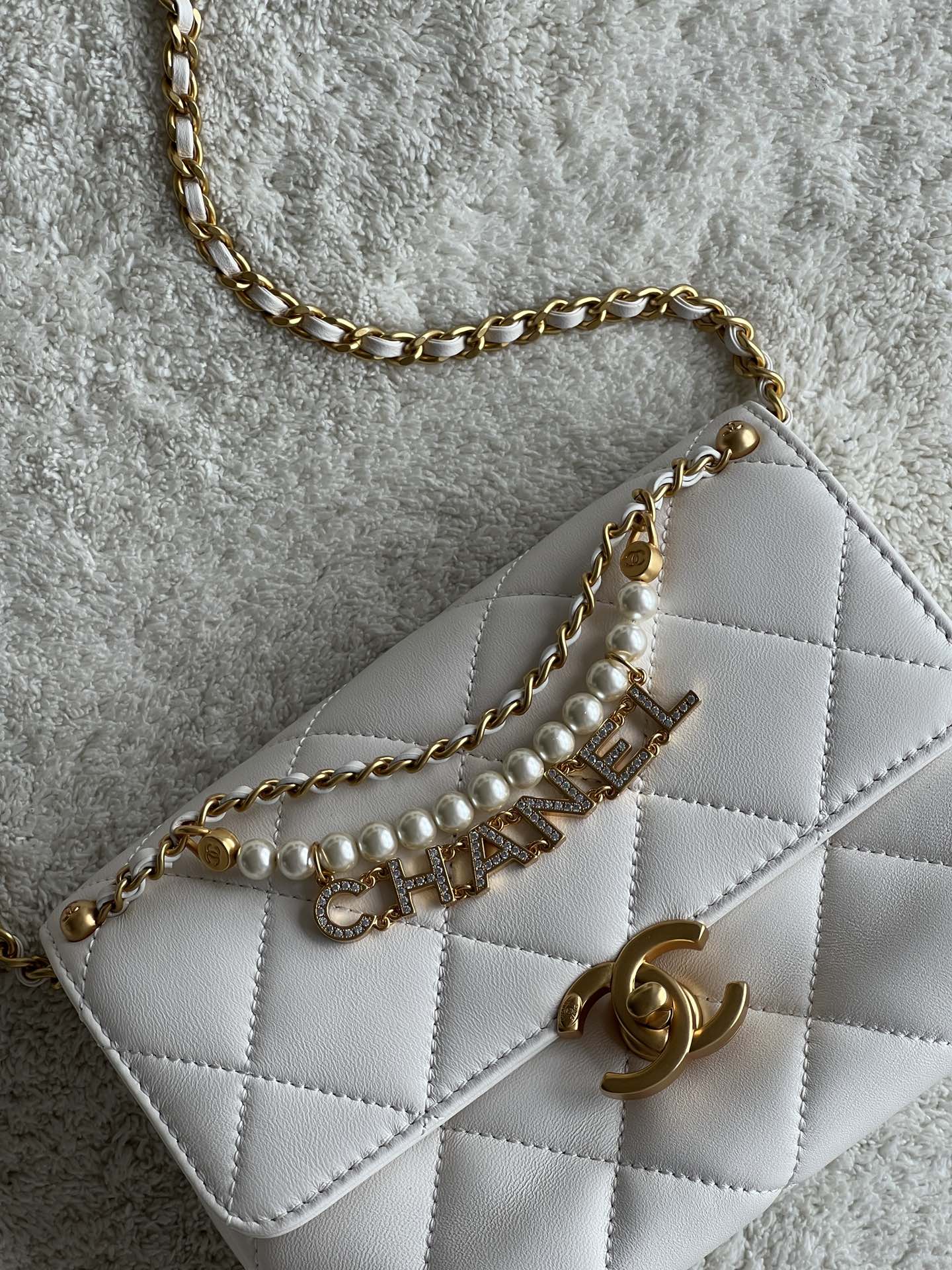 24A Mini Classic Flap Bag in White Quilted Lambskin with Pearl & Crystal CHANEL Letter Chain and Light Gold-Tone Hardware (AS4997) - Mocuir