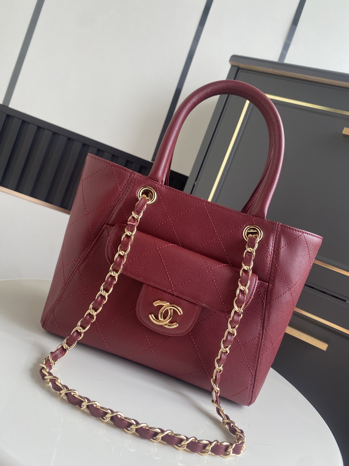 Cruise 2026 Burgundy Quilted Caviar Calfskin Mini Tote Bag with Gold-Tone Hardware - Mocuir