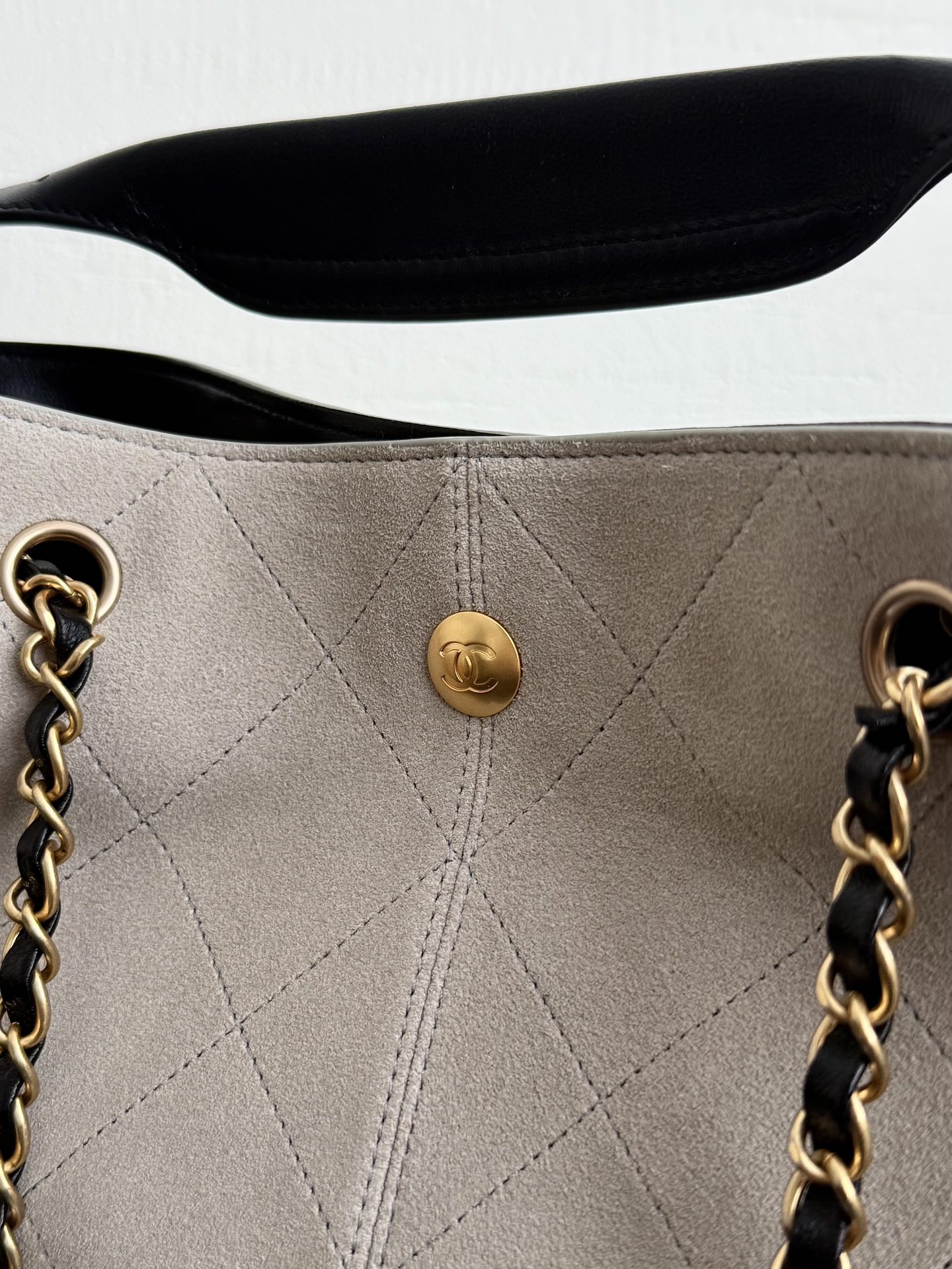 Large Hobo Bag (AS3323) in Beige Suede & Black Calfskin with Gold-Tone Hardware, 24B Fall-Winter Collection - Mocuir