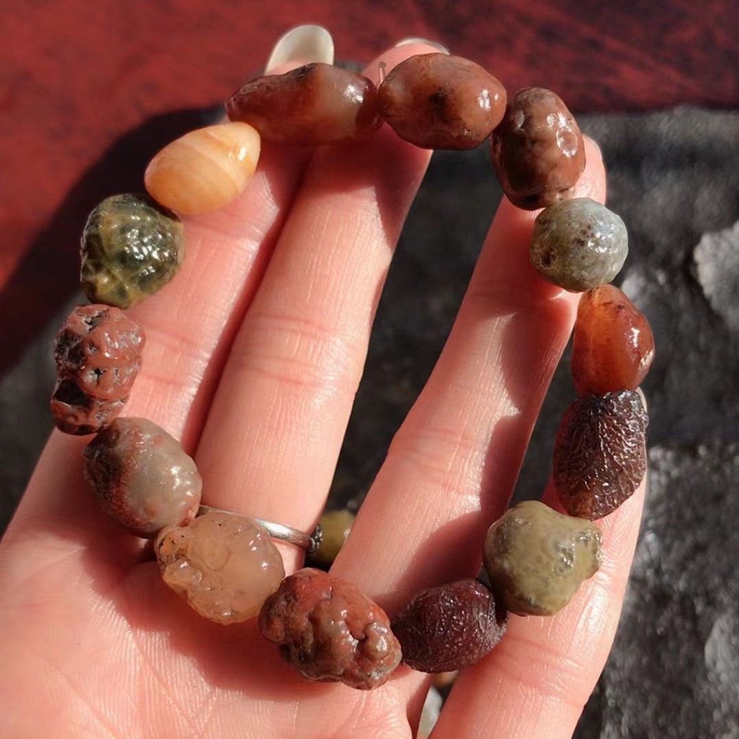 Tendon vein stone bracelet