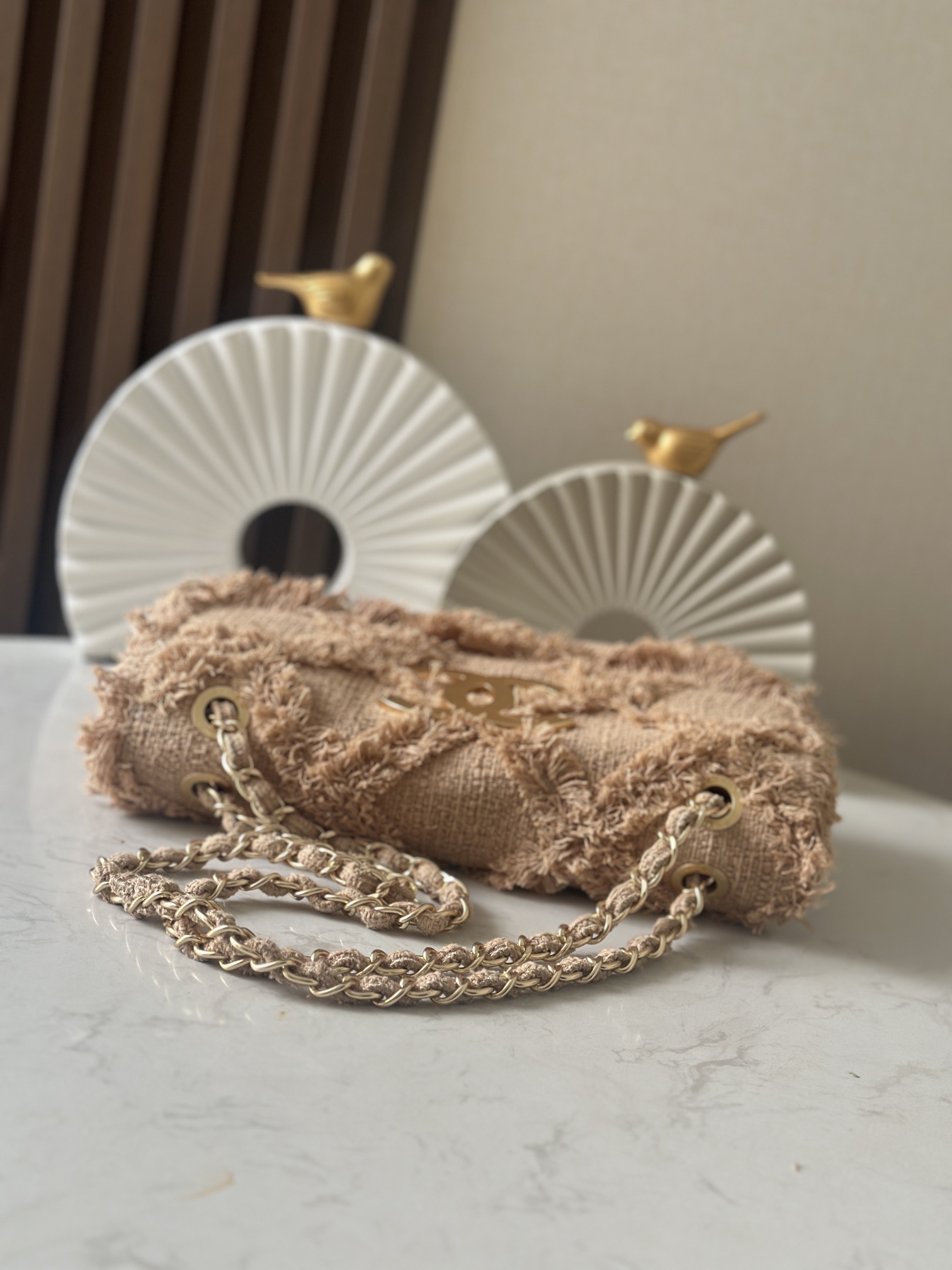 2010SS Coco Farm Linen Frayed Quilted Flap Shoulder Bag with Gold Hardware - Mocuir