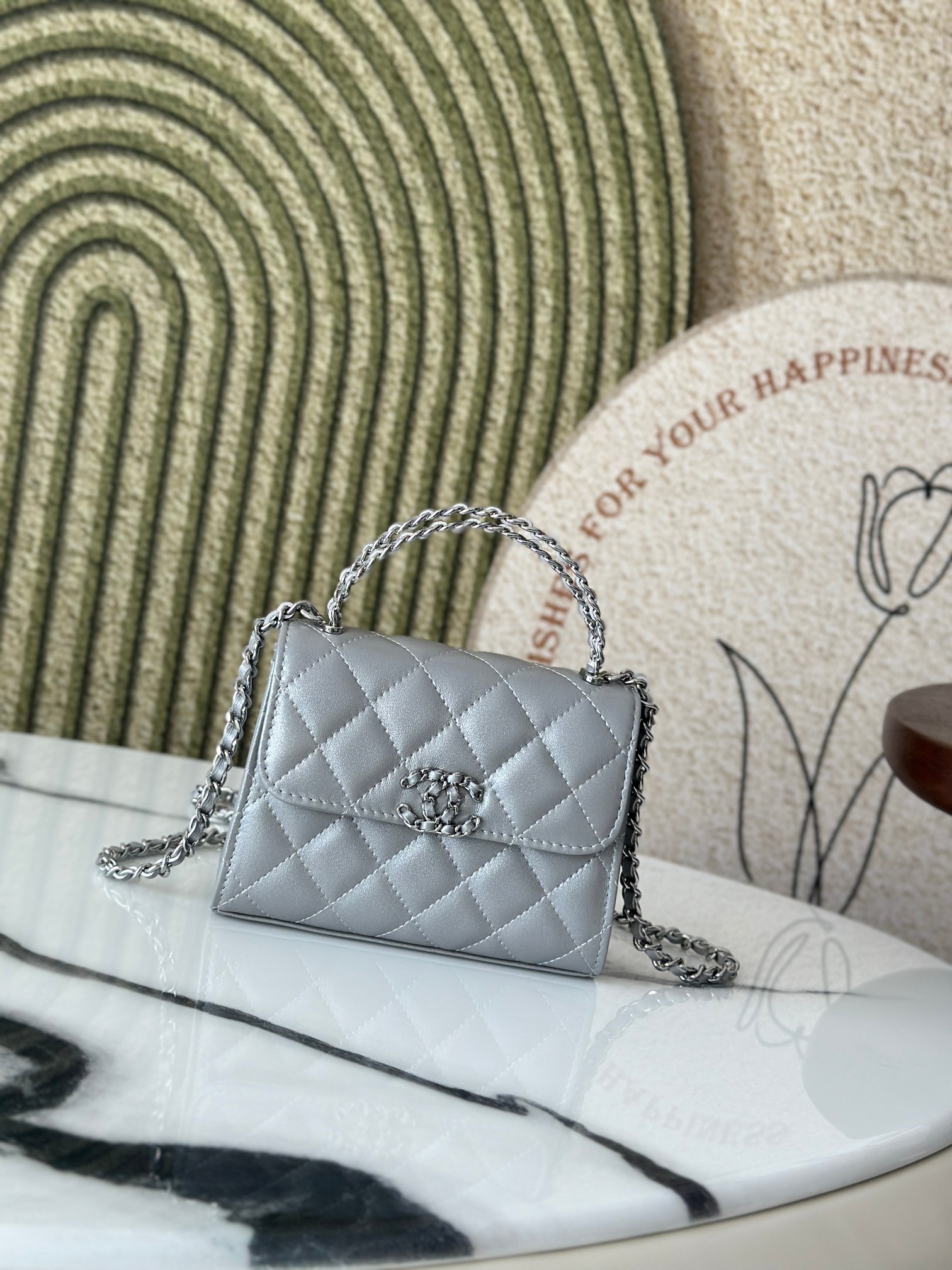 23P Top Handle Kelly Clutch with Chain in Metallic Silver (Silver Hardware) - Mocuir