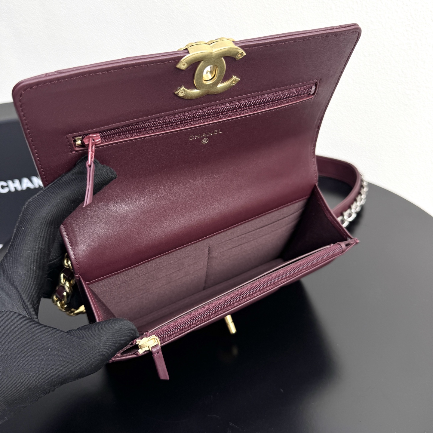 19 WOC Quilted Lambskin Shoulder Bag in Burgundy (Tri-Tone Hardware) - Mocuir