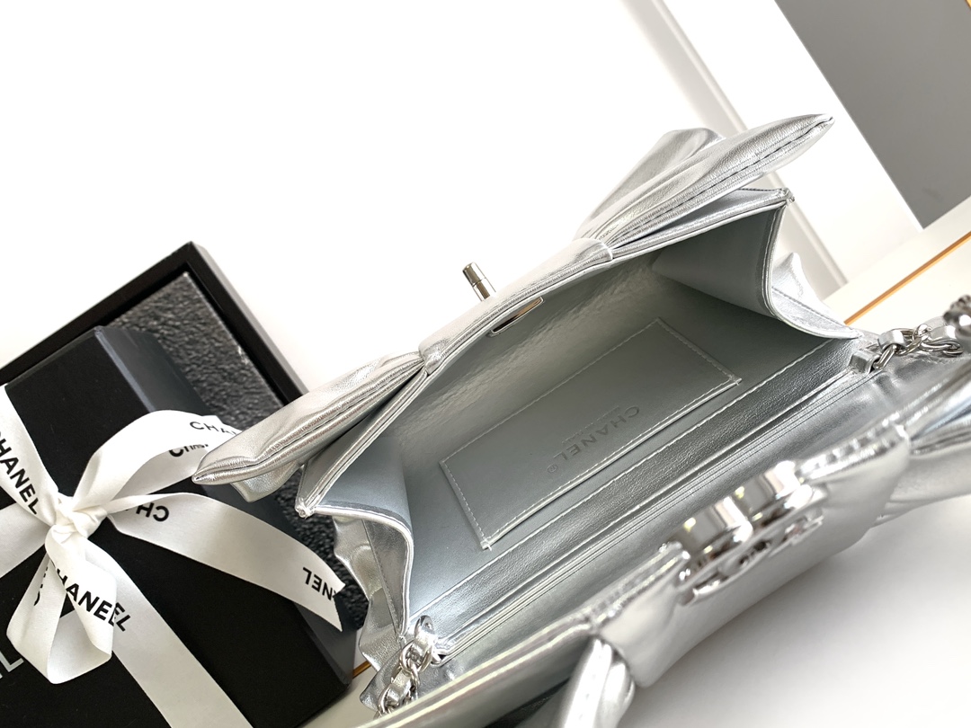24B Bow Bag Evening Clutch with Chain in Metallic Silver Shiny Lambskin with Silver-Tone Hardware - Mocuir