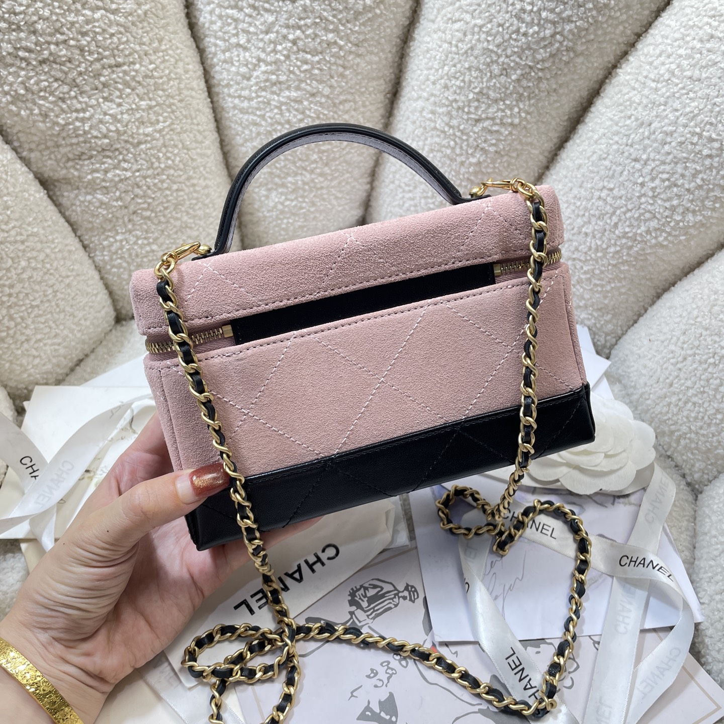 26S Slim Vanity Case with Chain in Sakura Pink Suede & Black Lambskin with Gold-Tone Hardware - Mocuir