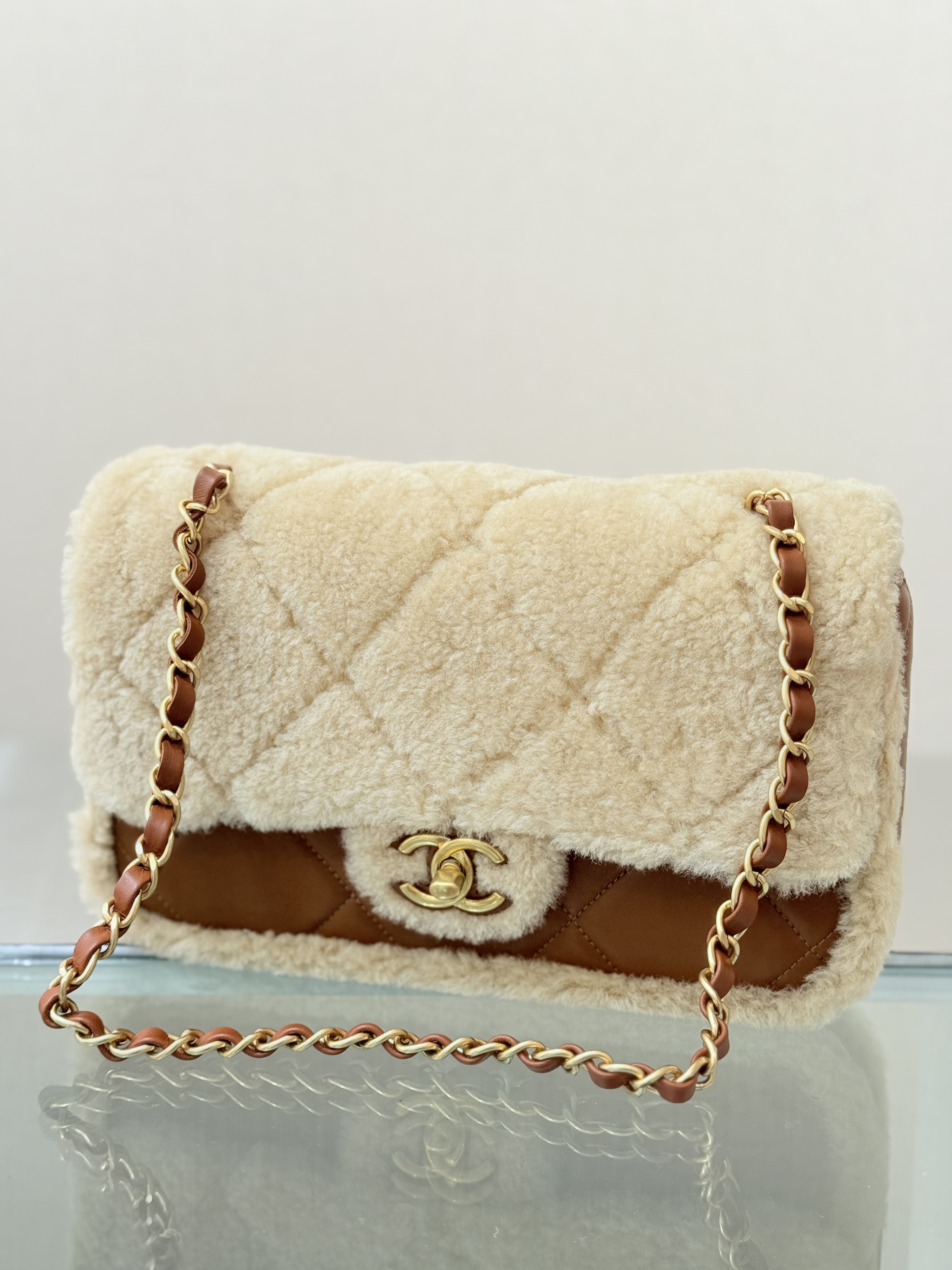 24K Fall-Winter Teddy Shearling & Lambskin Classic Flap Bag with Gold Hardware (Model AS5148  AS5149) - Mocuir