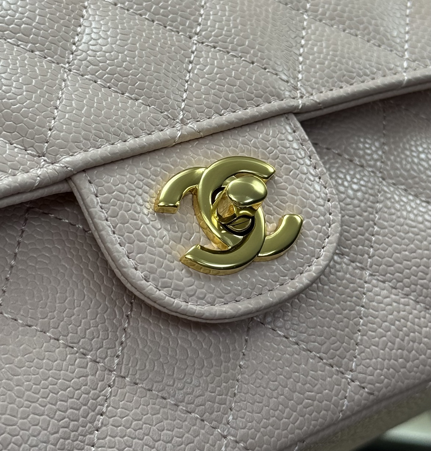 Classic Flap Bag（Light Purple） - Mocuir