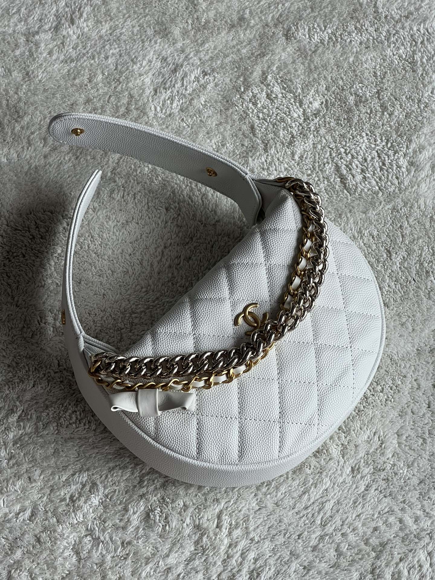 24S Half Moon Hula Hoop Bag in White Quilted Caviar Leather with Mixed Gold & Silver-Tone Hardware and Bow Detail - Mocuir
